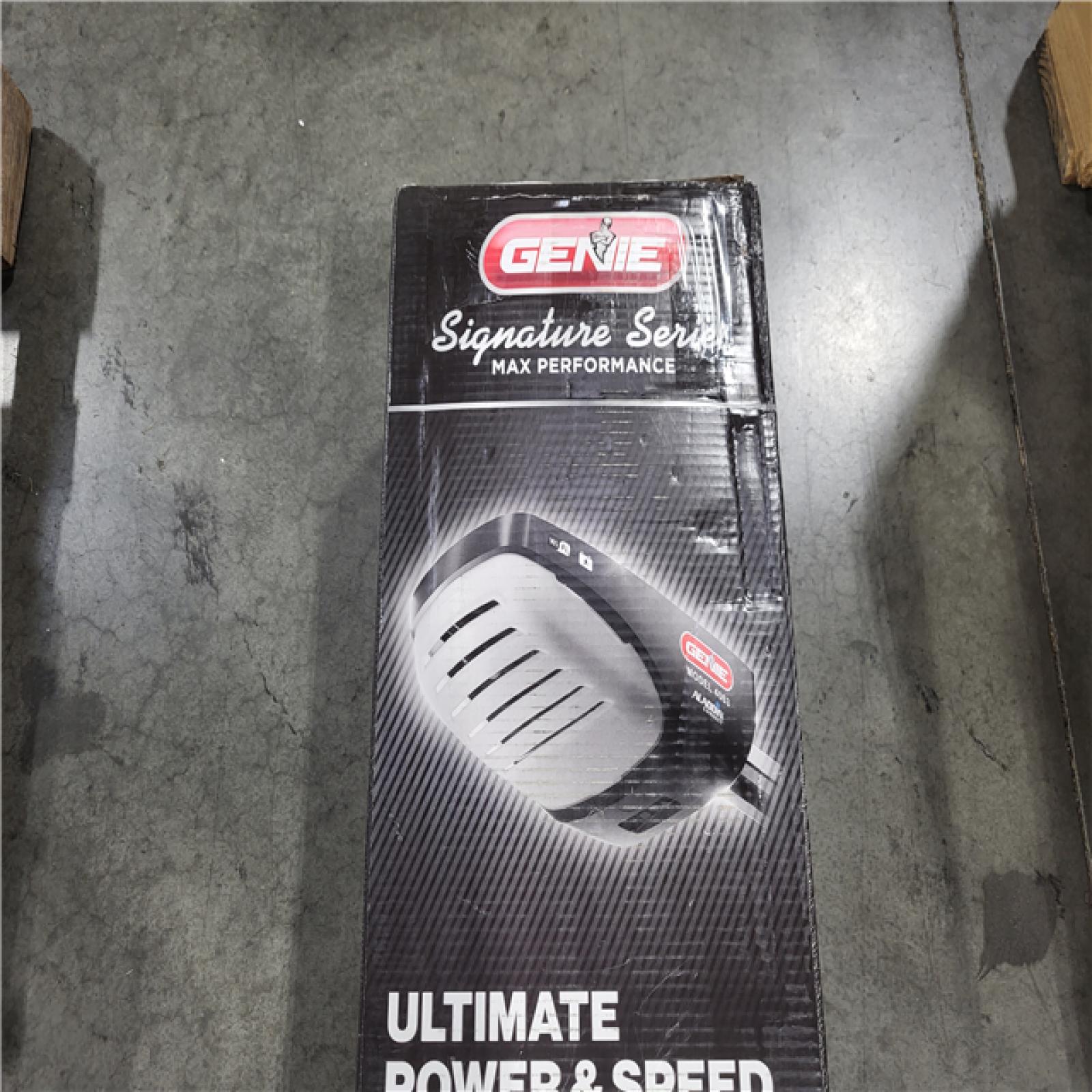 CALIFORNIA AS-IS LIKE NEW GENIE SCREW DRIVE GARAGE DOOR OPENER