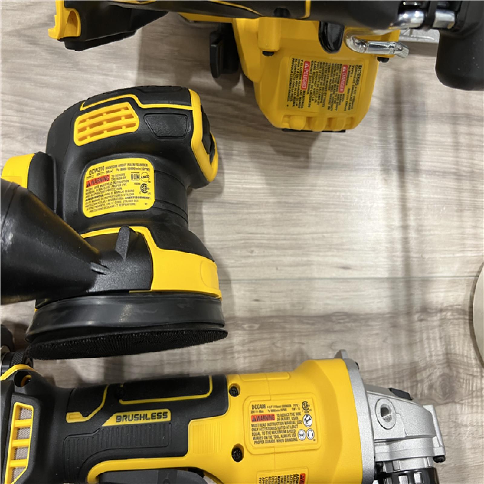 AS-IS DEWALT 20V Lithium-Ion Cordless 6-Tool Combo Kit with Rolling Toolbox