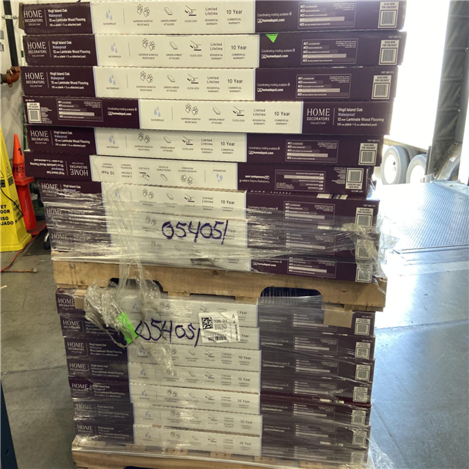 DALLAS LOCATION - Home Decorators Collection Virgil Island Oak 12 mm T x 8 in. W Waterproof Laminate Wood Flooring (15.9 sqft/case) 48 CASES