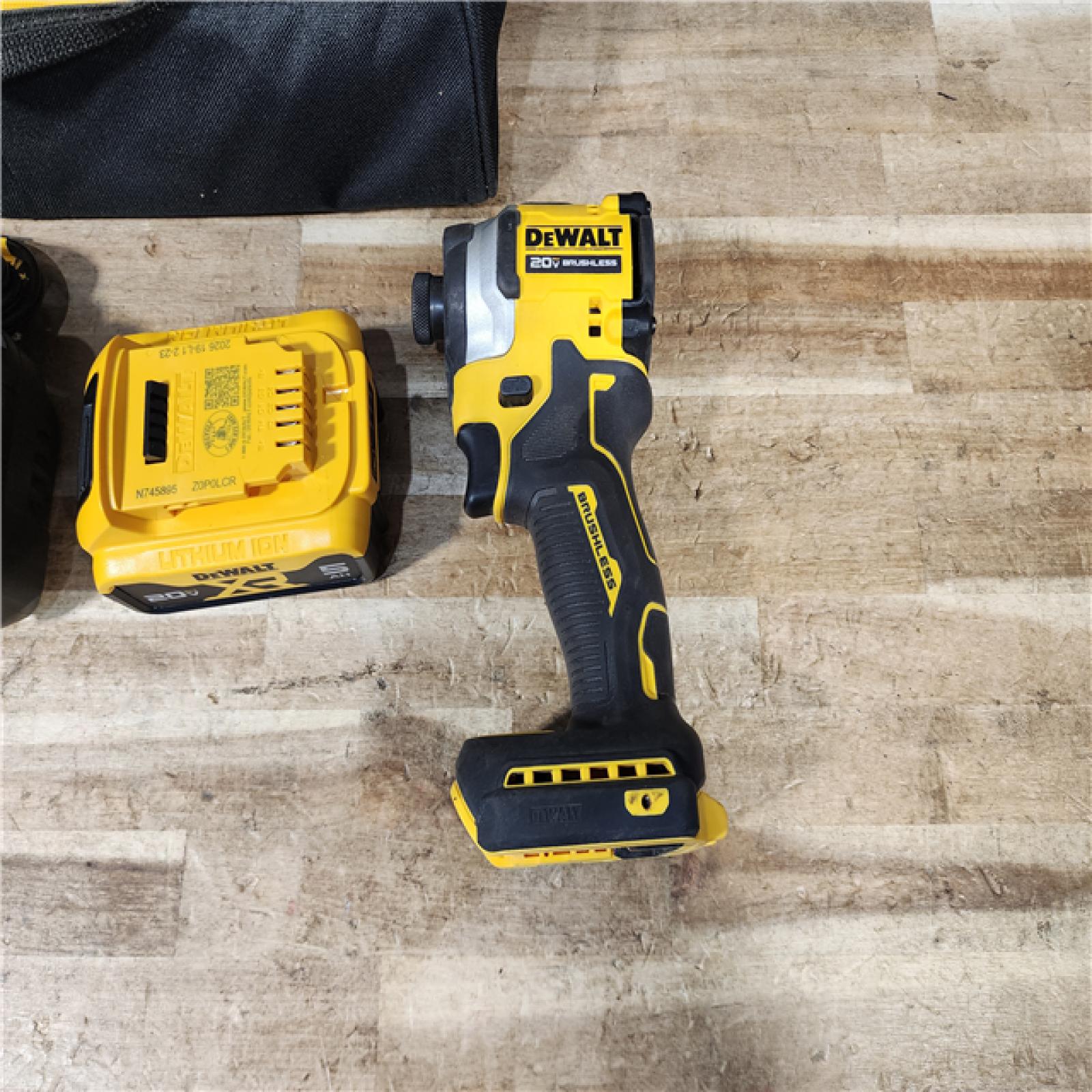 HOUSTON LOCATION - AS - IS DEWALT ATOMIC 20V MAX Lithium-Ion Cordless 1/4 in. Brushless Impact Driver Kit
