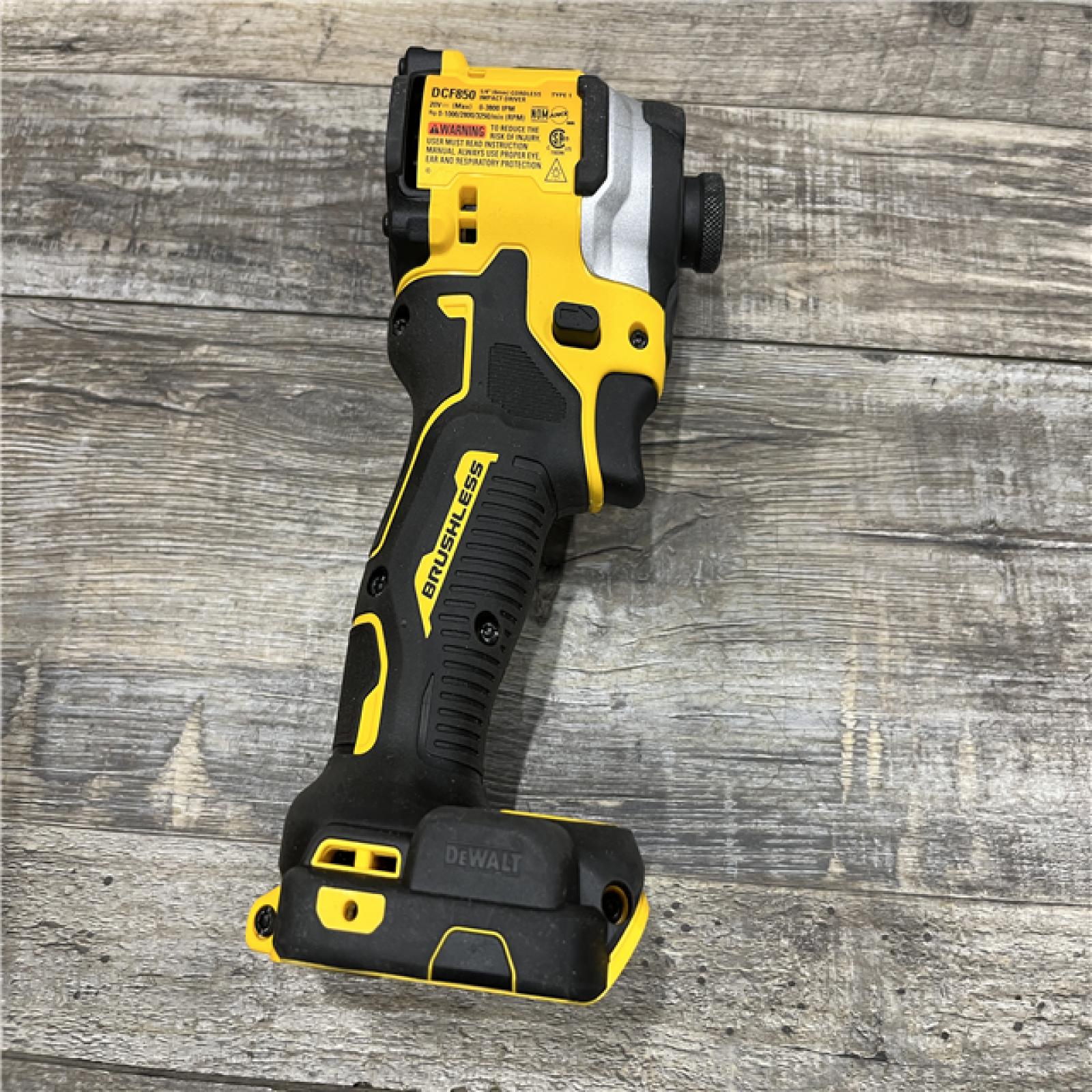 AS-IS DEWALT ATOMIC 20V MAX Lithium-Ion Cordless 1/4 in. Brushless Impact Driver Kit