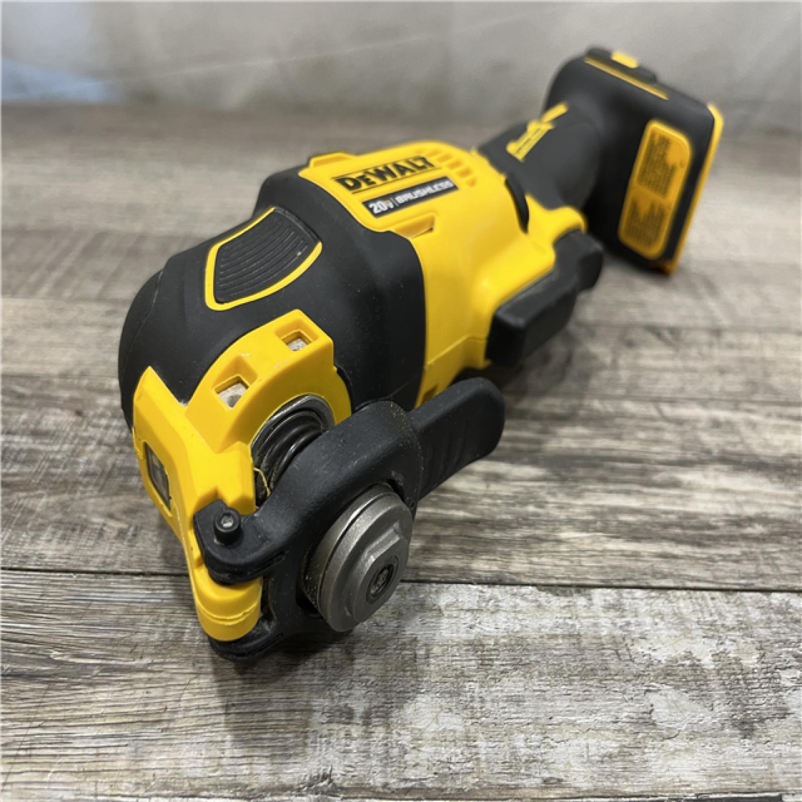 AS-IS DEWALT ATOMIC 20V MAX Cordless Brushless Oscillating Multi Tool (Tool Only)