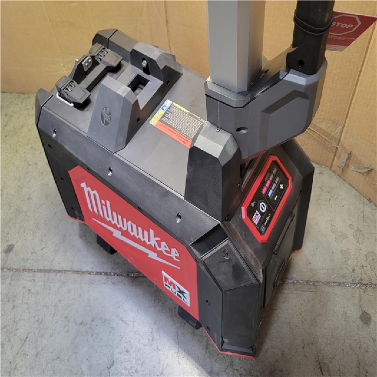 CALIFORNIA AS-IS NEW MILWAUKEE DUAL POWER COMPACT TOWER LIGHT W/ BATTERY & CHARGER