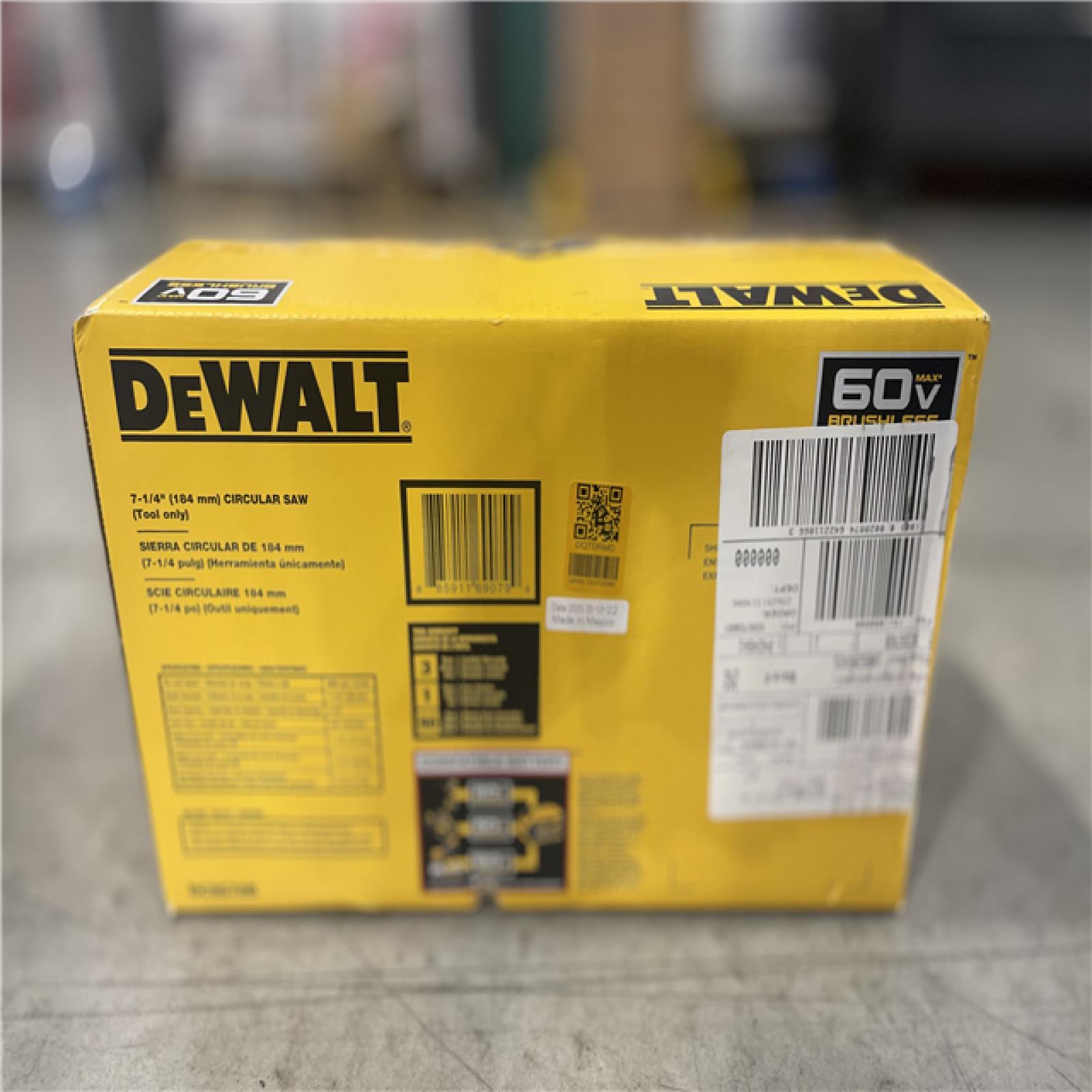 LIKE NEW! DEWALT FLEXVOLT 60V MAX Cordless Brushless 7-1/4 in. Circular Saw with Brake (Tool Only)
