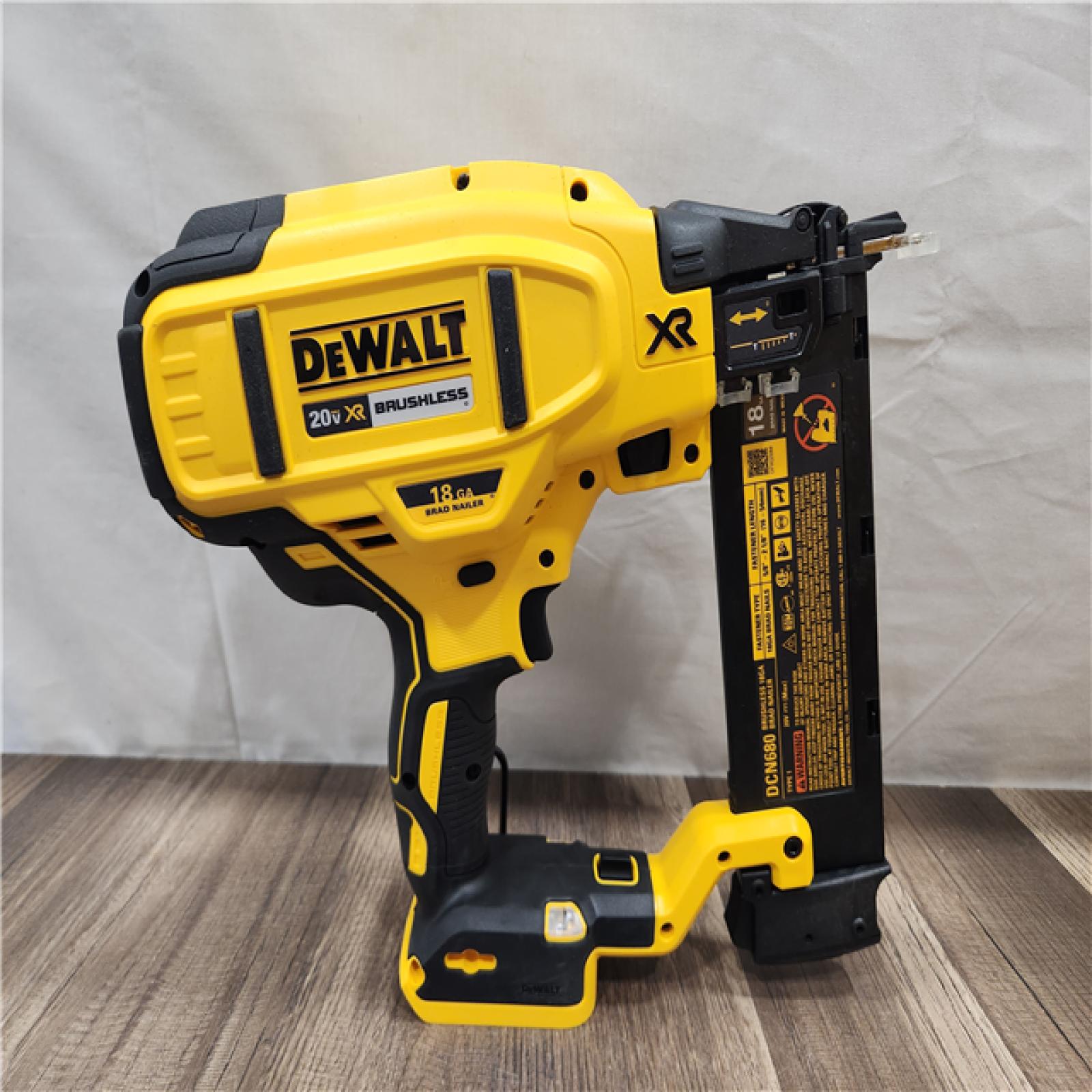 AS-IS- DeWalt 20V MAX XR Lithium-Ion Cordless 18-Gauge Brad Nailer (Tool Only)