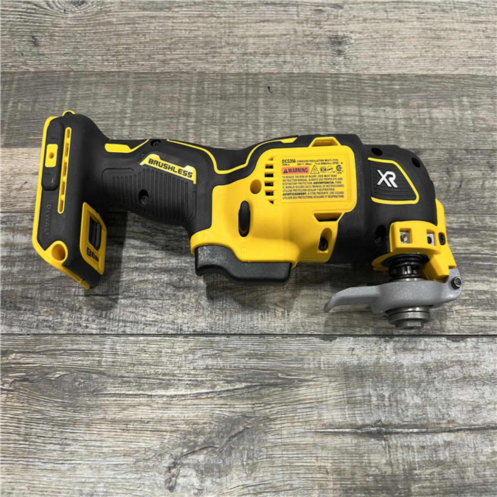 AS-IS DEWALT 20V MAX XR Cordless Brushless 3-Speed Oscillating Multi Tool Kit