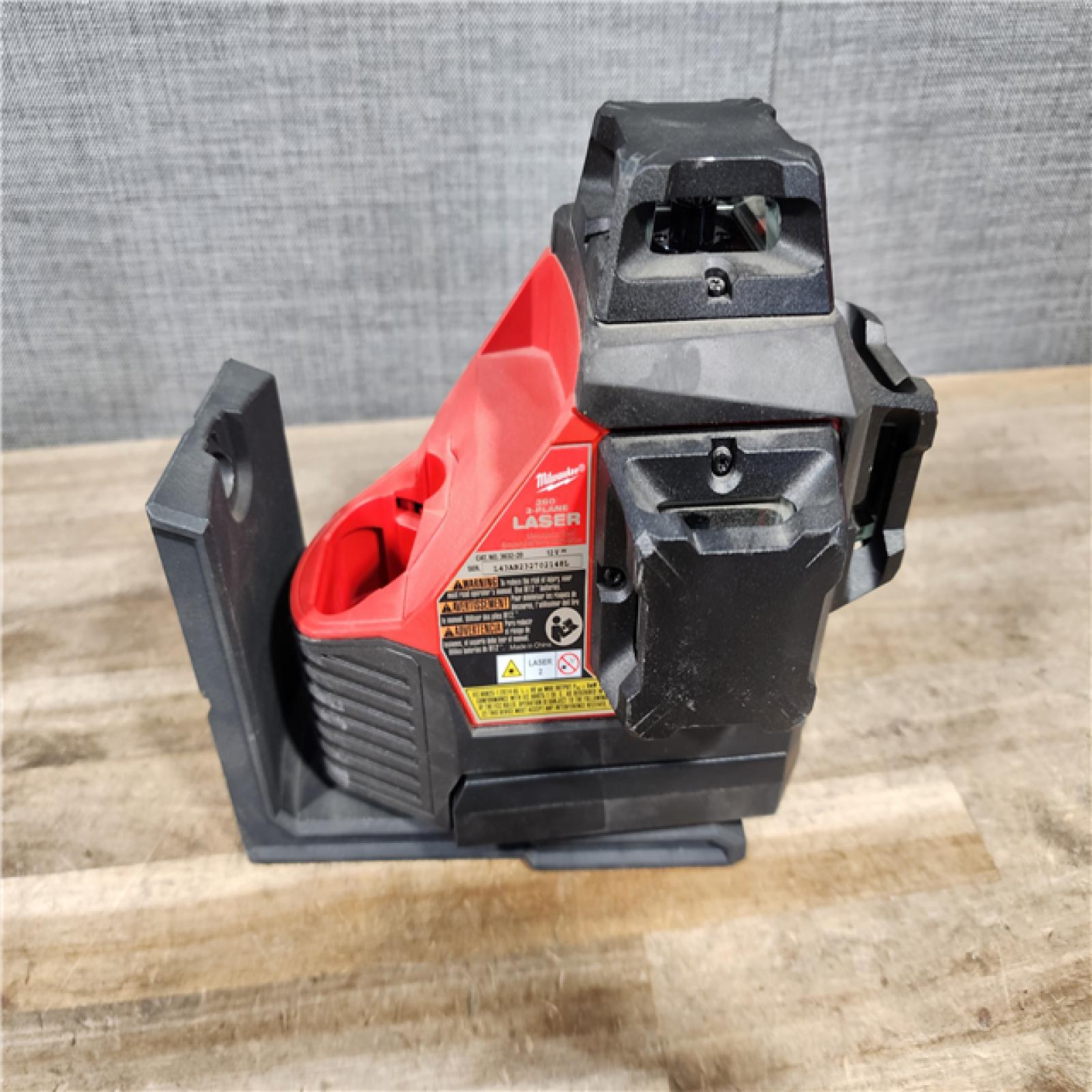 HOUSTON LOCATION - AS-IS Milwaukee 12-Volt Lithium-Ion Cordless Green 250 ft. 3-Plane Laser Level Kit