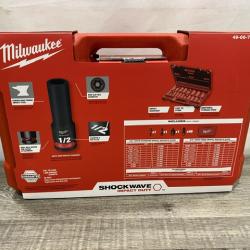 NEW - Milwaukee SHOCKWAVE 3/8 in. Drive SAE and Metric 6 Point Impact Socket Set (43-Piece)