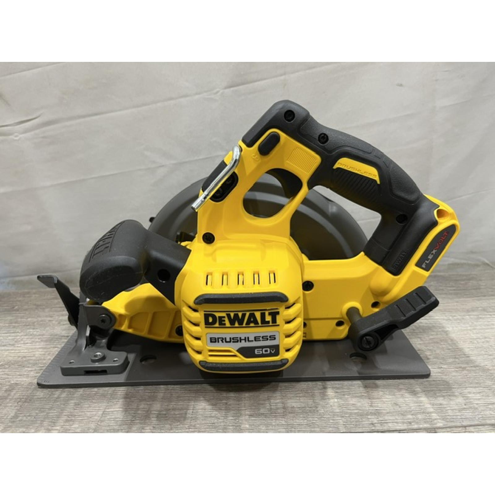 AS-IS DEWALT FLEXVOLT 60V MAX Cordless Brushless 7-1/4 in. Circular Saw with Brake (Tool Only)