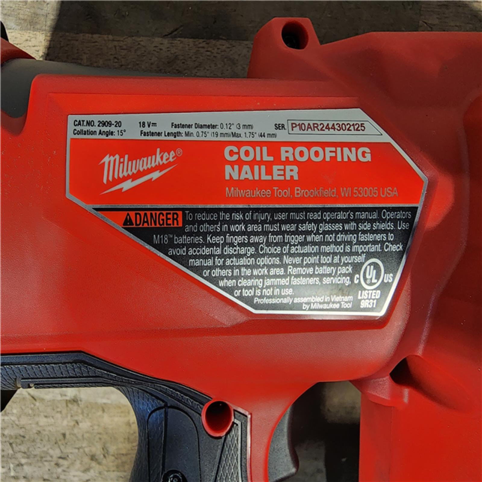 HOUSTON LOCATION - AS-IS Milwaukee M18 FUEL 18-Volt Lithium-Ion Brushless Cordless Coil Roofing Nailer (Tool Only)