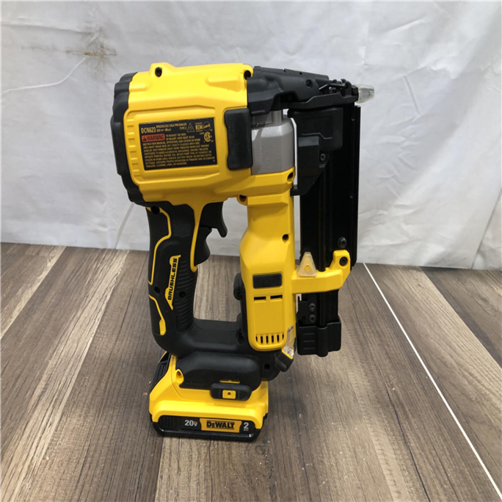 AS-IS DEWALT ATOMIC 20V MAX Lithium Ion Cordless 23 Gauge Pin Nailer Kit