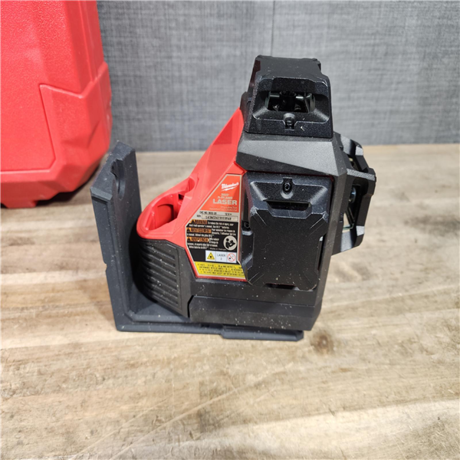 HOUSTON LOCATION - AS-IS Milwaukee 12-Volt Lithium-Ion Cordless Green 250 ft. 3-Plane Laser Level Kit