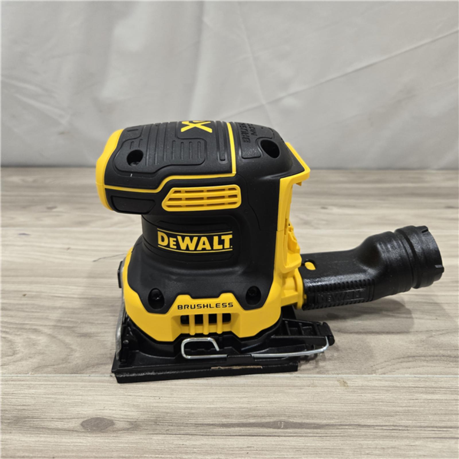 AS-IS DEWALT 20V MAX XR Cordless 1/4 Sheet Sander (Tool Only)