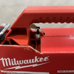NEW - Milwaukee 3/8 in. Drive Metric Ratchet and Socket Mechanics Tool Set with PACKOUT Case (32-Piece)