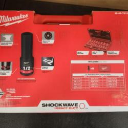 Phoenix NEW Milwaukee SHOCKWAVE 1/2 in. Drive SAE 6 Point Impact Socket Set (19-Piece) (SEALED)