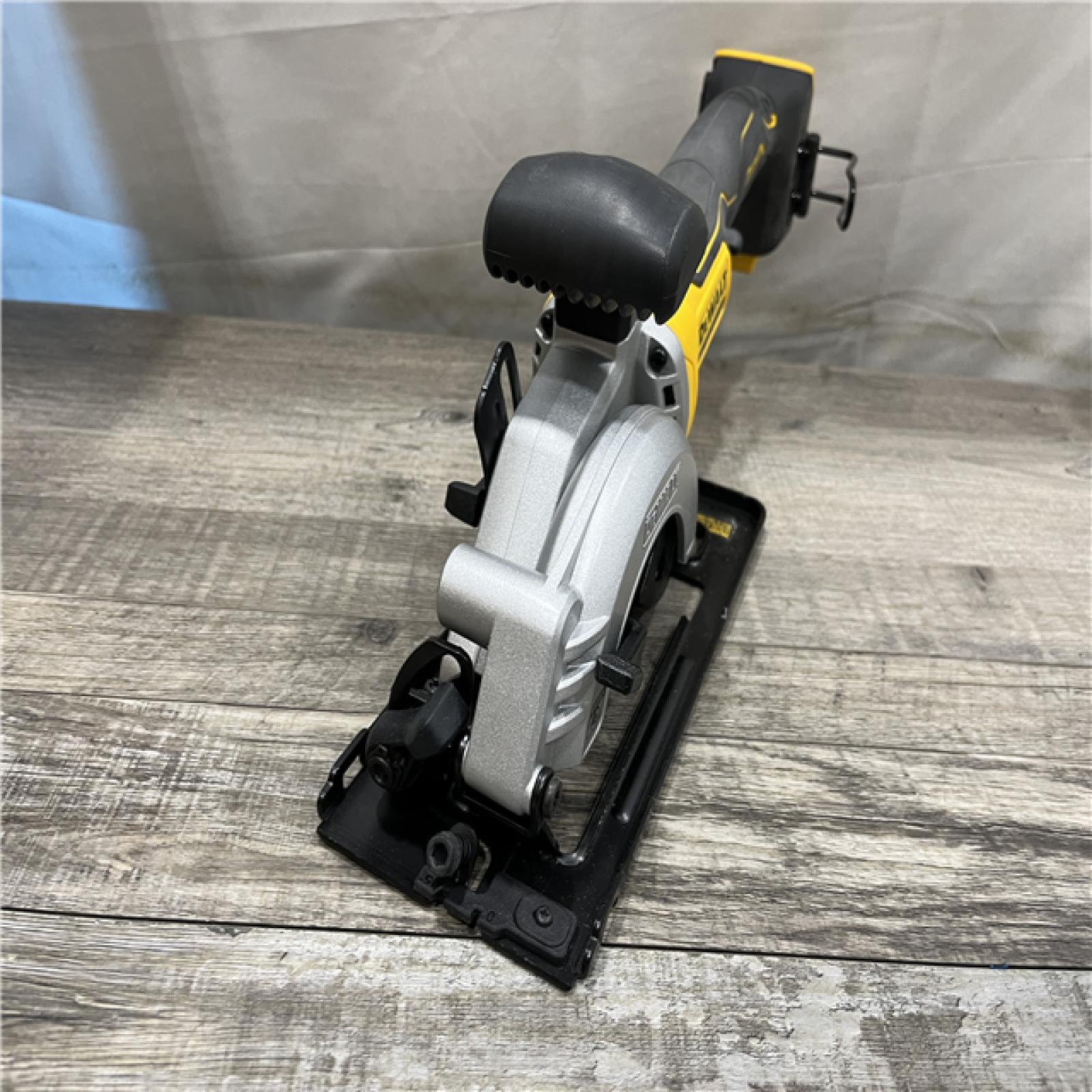 AS-IS DEWALT ATOMIC 20V MAX Cordless Brushless 4-1/2 in. Circular Saw (Tool Only)