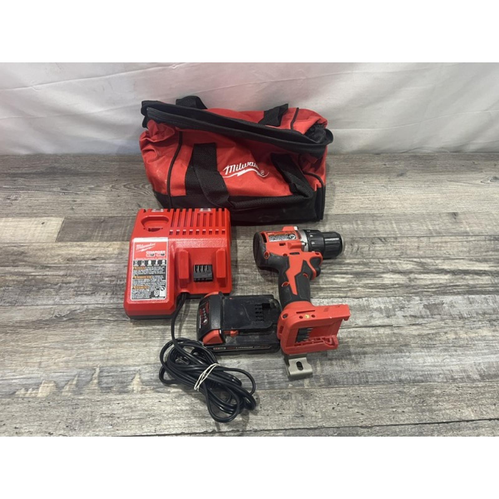 AS-IS Milwaukee 18V Lithium-Ion Brushless Cordless 1/2 in. Compact Drill/Driver with kit