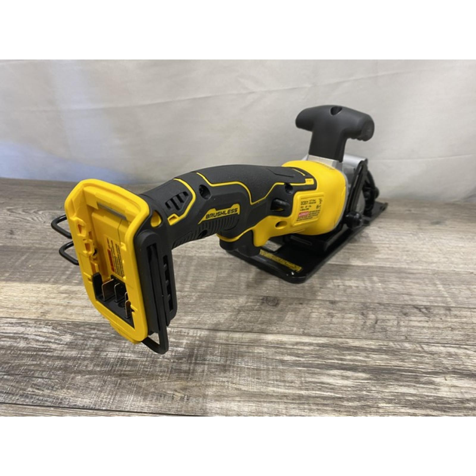 AS-IS DEWALT ATOMIC 20V MAX Cordless Brushless 4-1/2 in. Circular Saw (Tool Only)