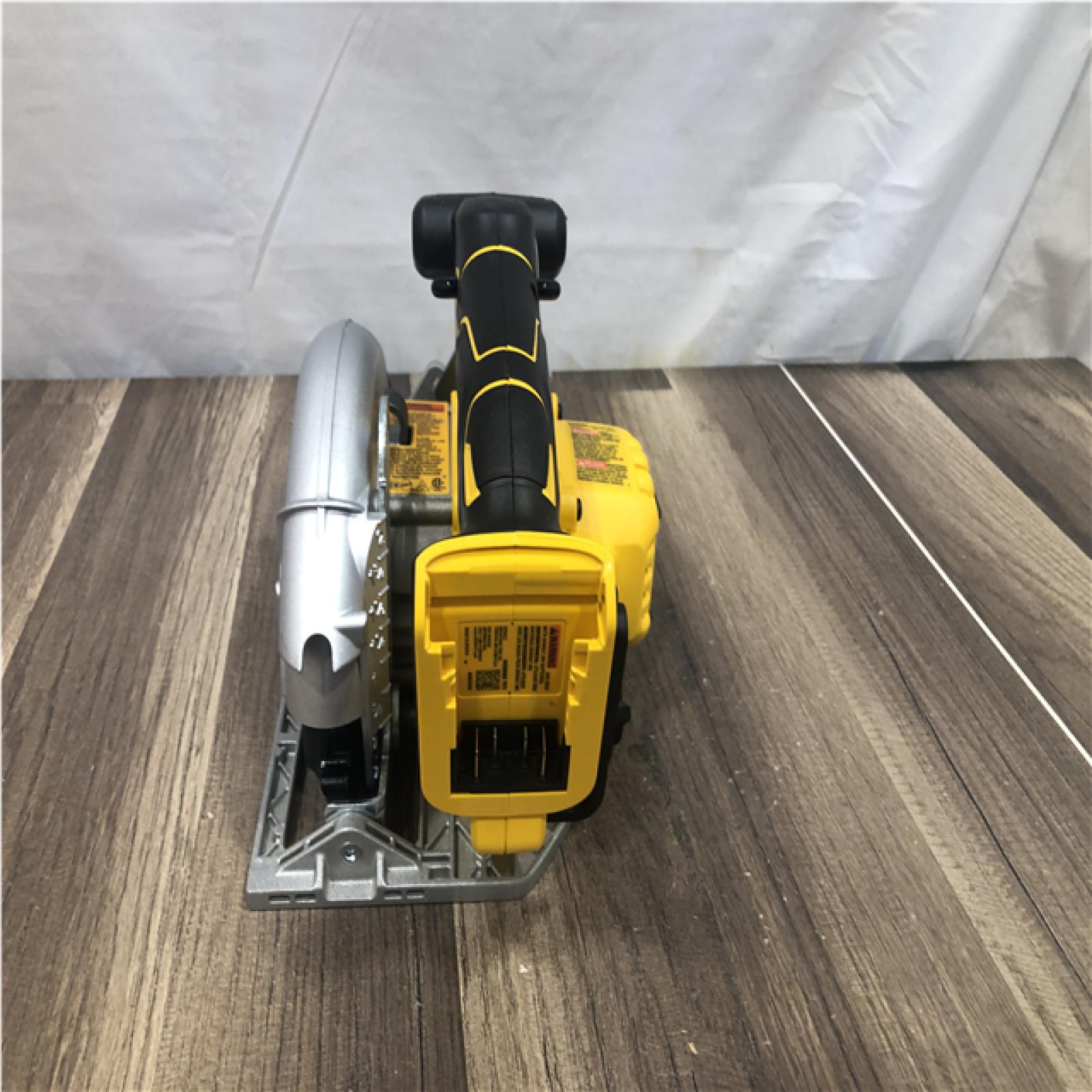 AS-IS DEWALT 20V MAX Cordless Brushless 6-1/2 in. Sidewinder Style Circular Saw (Tool Only)