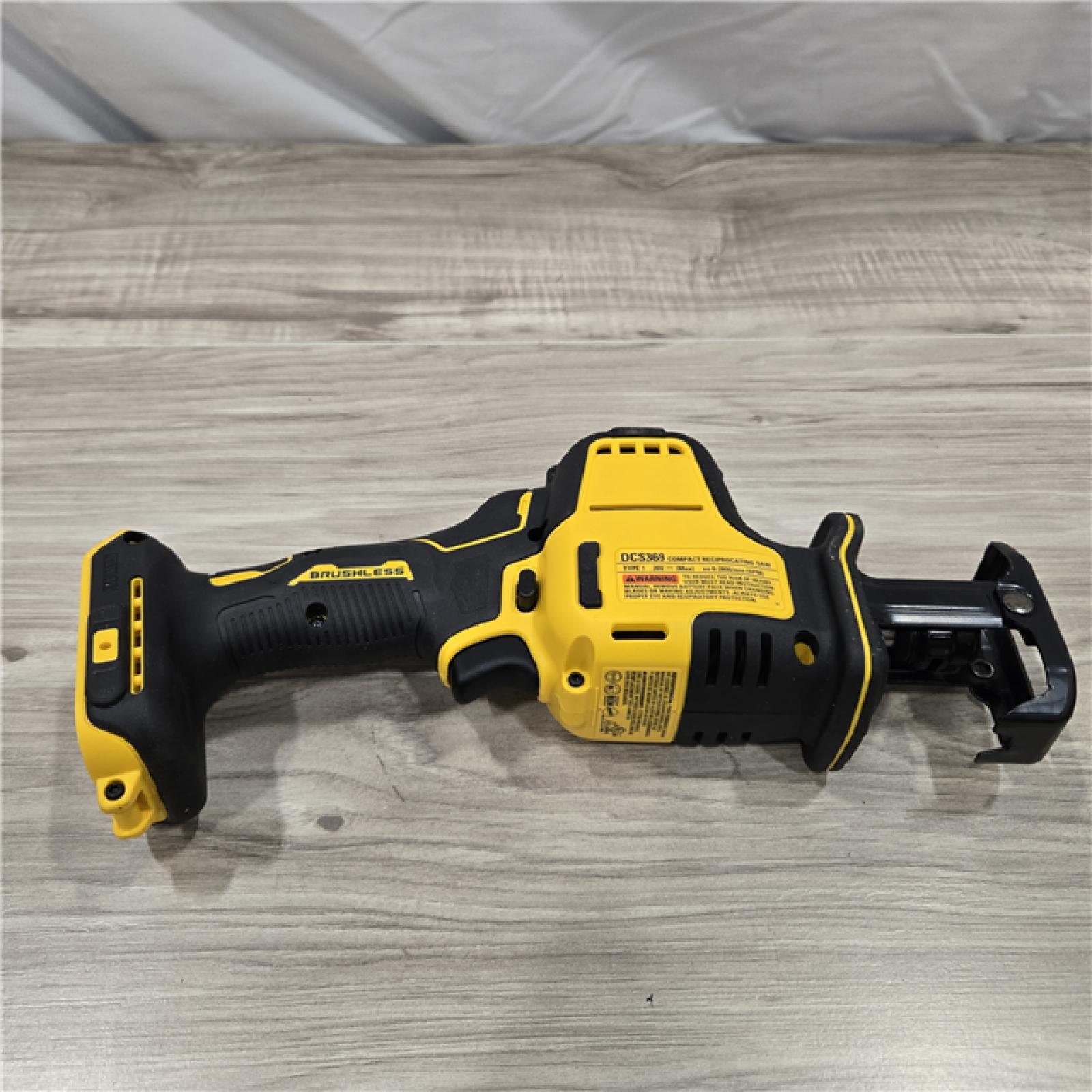 LIKE NEW! - Dewalt ATOMIC 20V MAX Cordless One-Handed Reciprocating Saw (Tool Only)