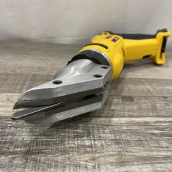 AS-IS DEWALT 20V MAX Cordless 18-Gauge Swivel Head Shears (Tool Only)
