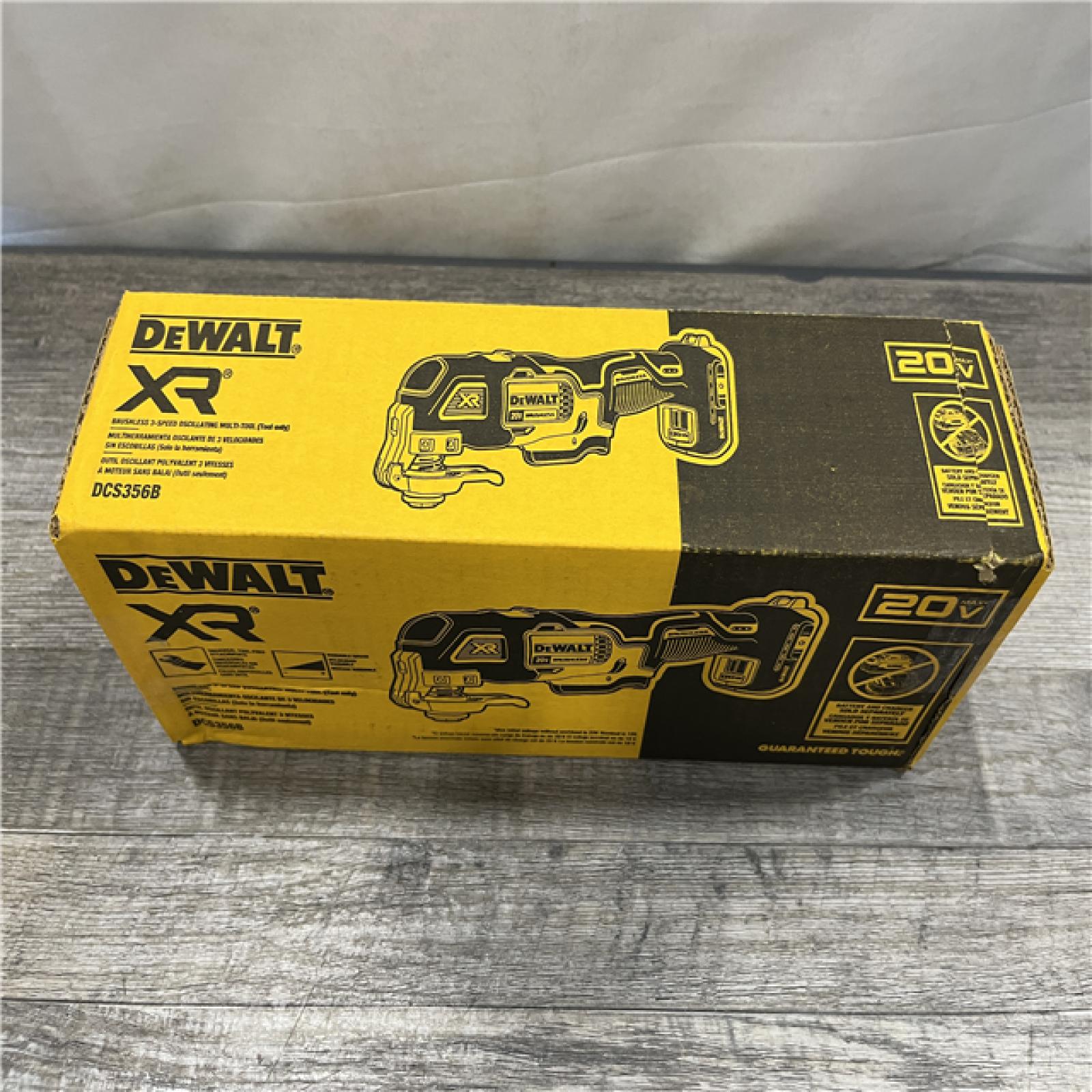 NEW - DEWALT 20V MAX XR Cordless Brushless 3-Speed Oscillating Multi Tool (Tool Only)