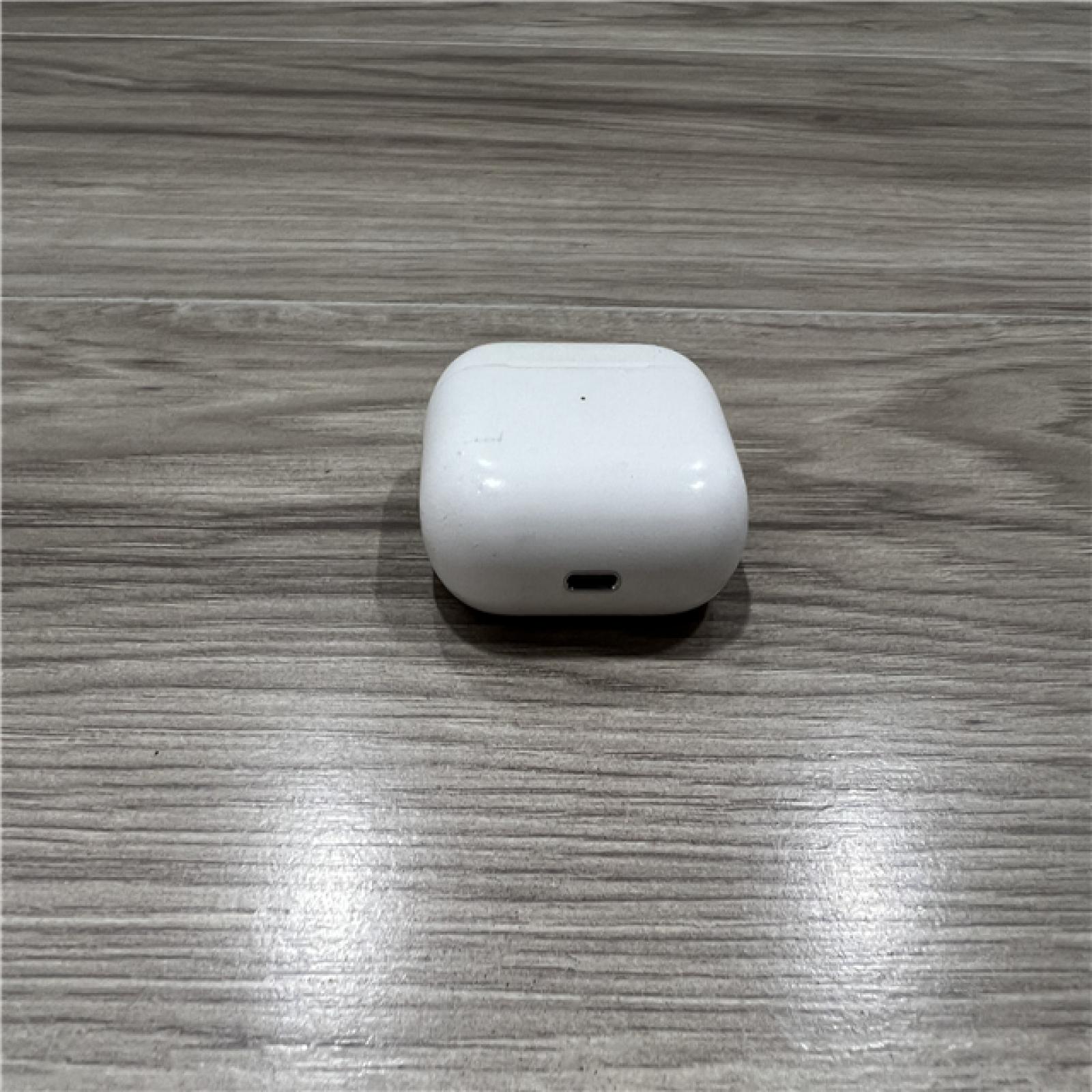 AS-IS Apple Magsafe Airpods 3rd Generation Lightning Charging Case
