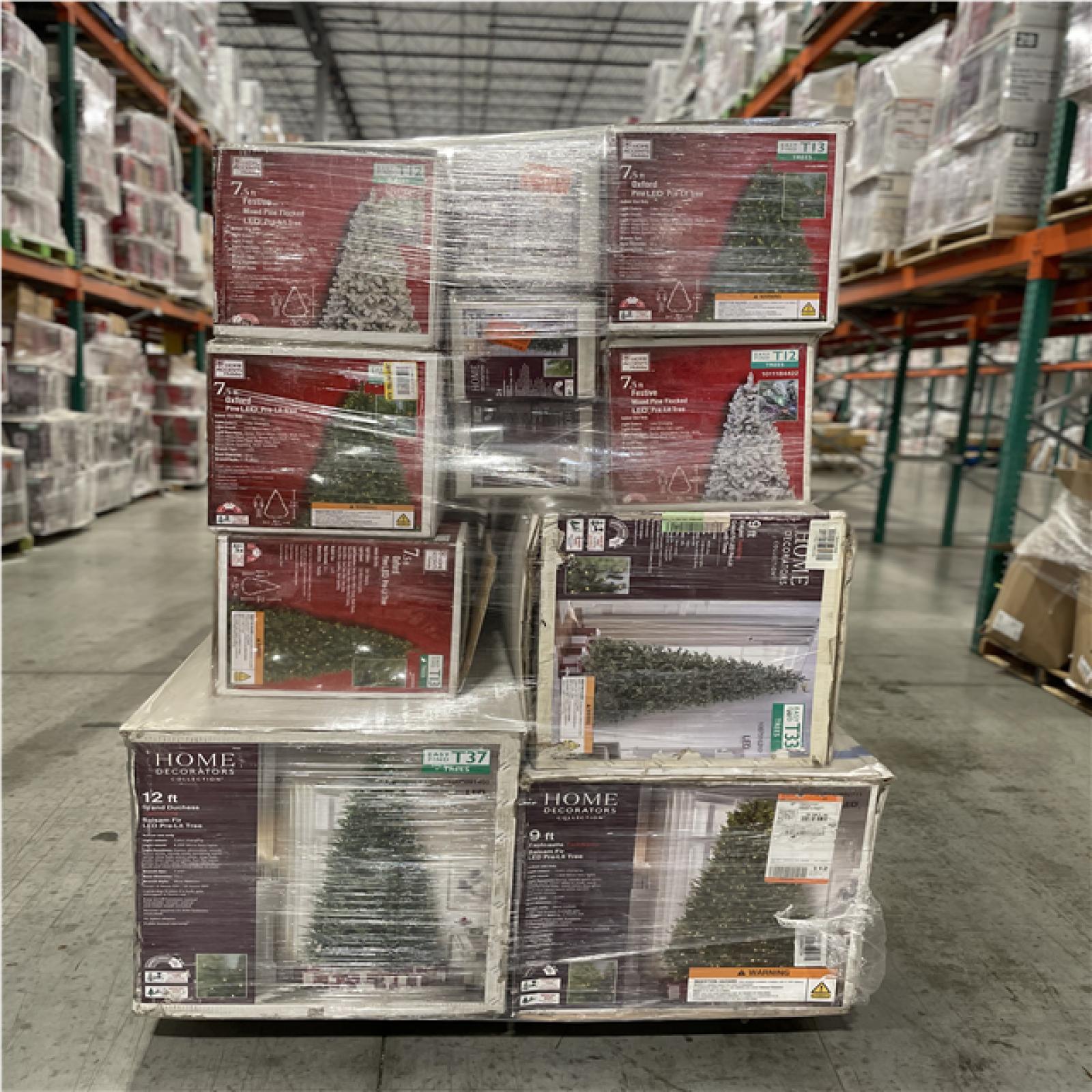 DALLAS LOCATION - AS-IS ASSORTED CHRISTMAS TRESS PALLET