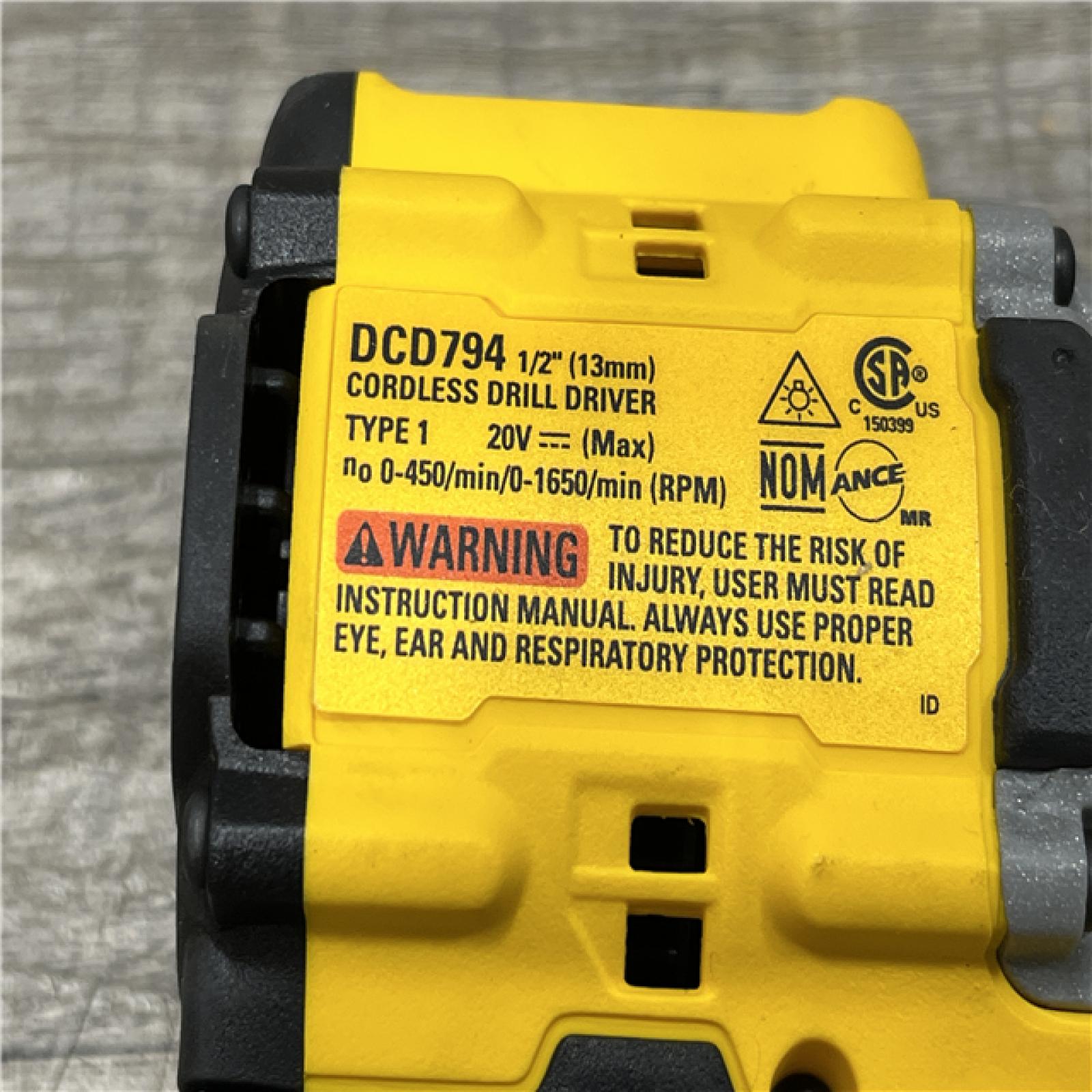 AS-IS DEWALT Atomic 20V Lithium-Ion Cordless Compact 1/2 in. Drill/Driver Kit