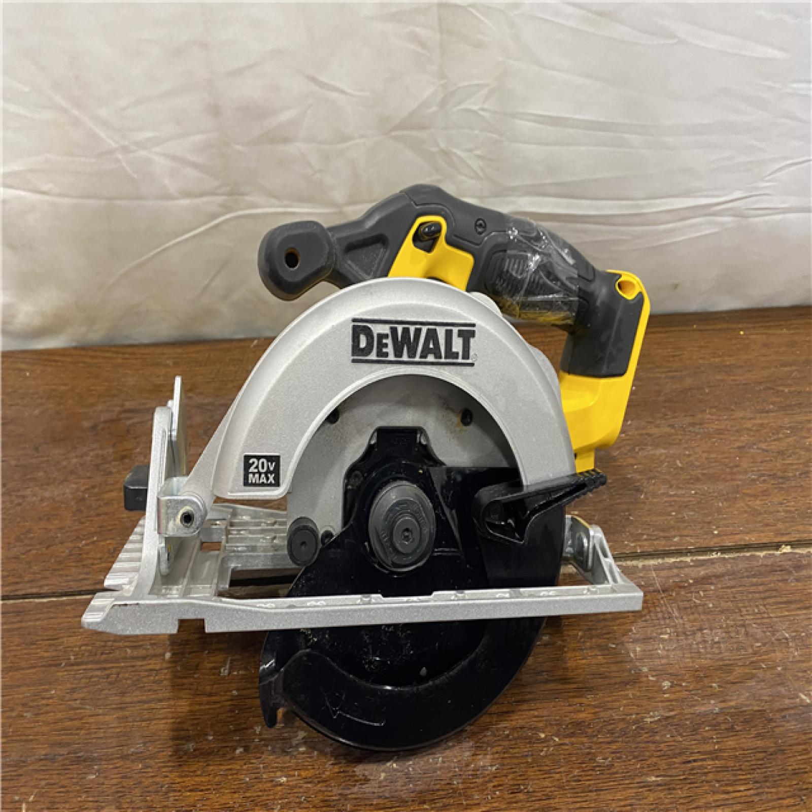 AS-IS DEWALT 6-1/2'' 165MM CIRCULAR SAW