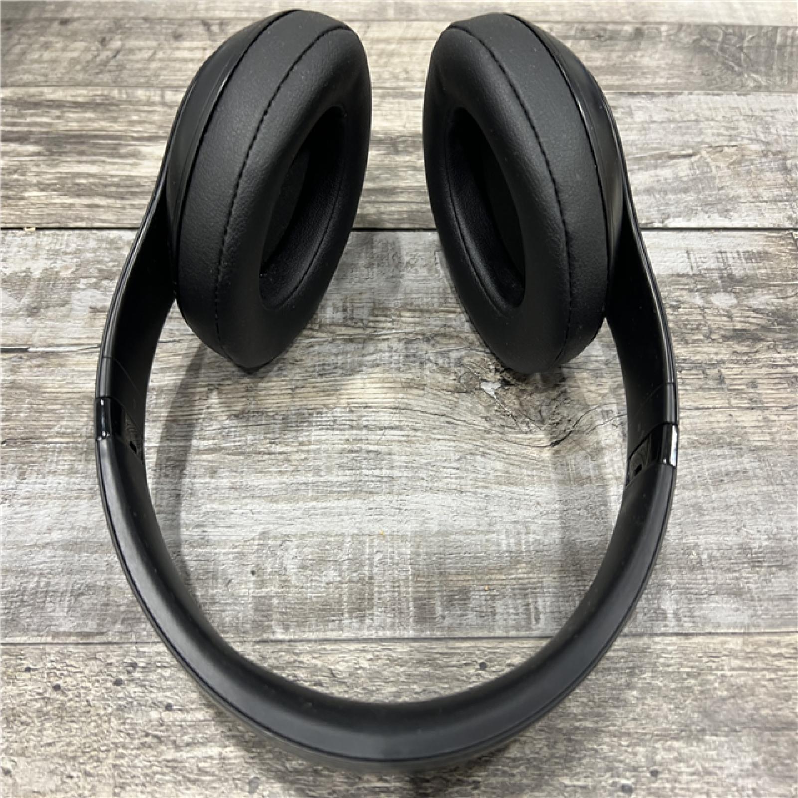 AS-IS Beats Studio3 Wireless Noise Cancelling Headphones with Apple W1 Headphone Chip- Matte Black