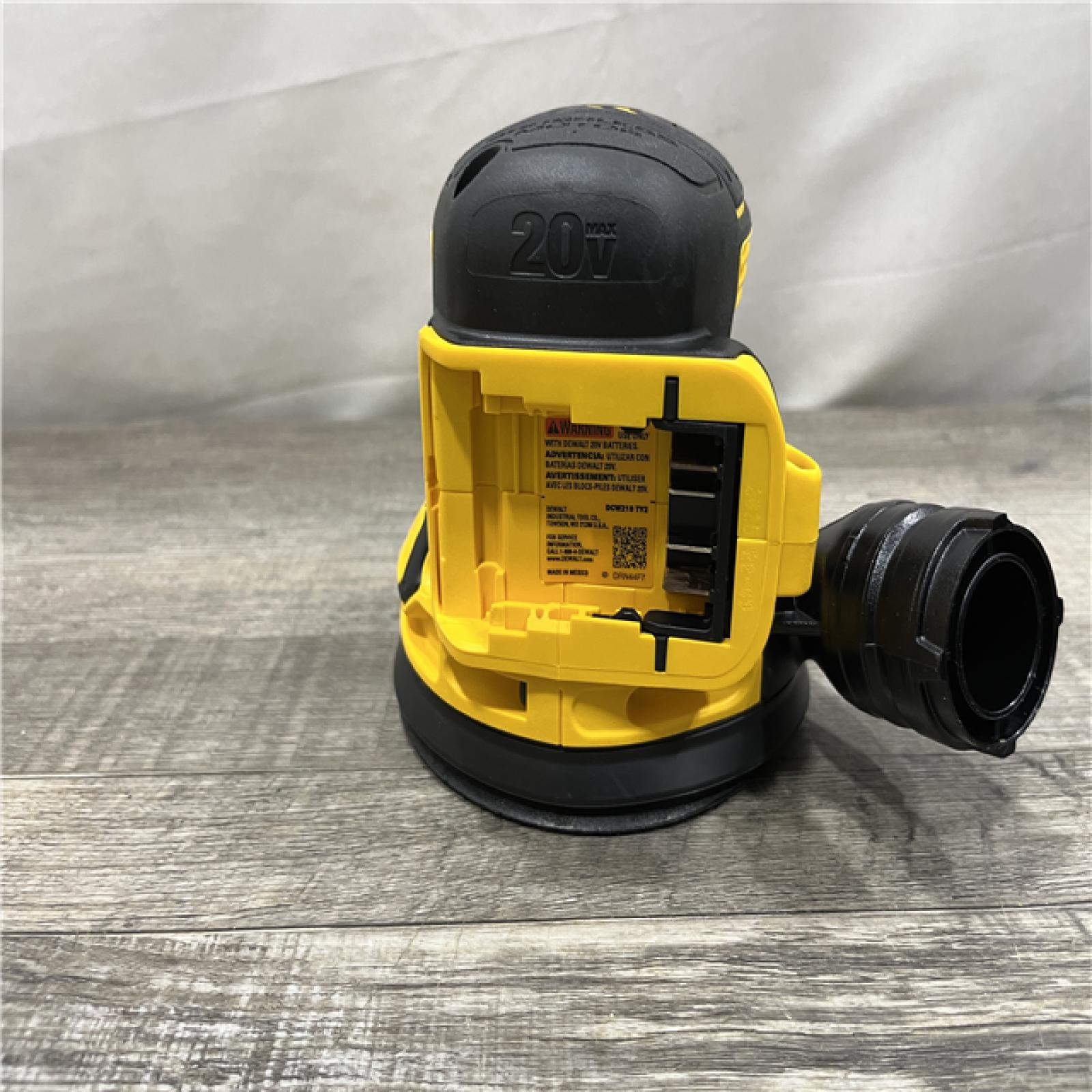 AS-IS DEWALT 20V MAX XR Cordless Brushless 5 in. Random Orbital Sander Kit