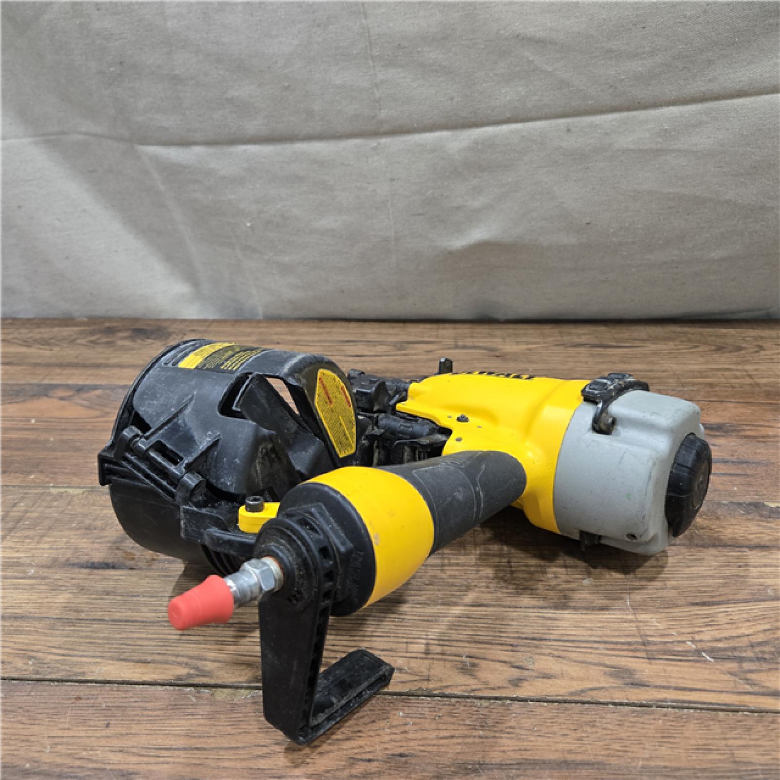 AS-IS DEWALT DW66C-1 2-1/2 Inch 15 Degree Coil Siding and Fencing Nailer