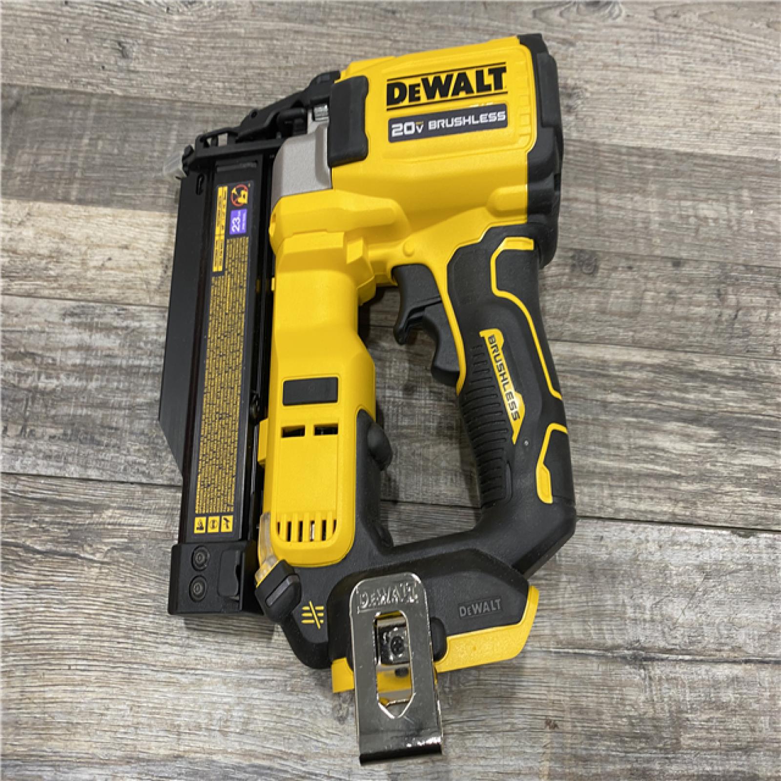 AS-IS DEWALT ATOMIC 20V MAX Lithium Ion Cordless 23 Gauge Pin Nailer Kit