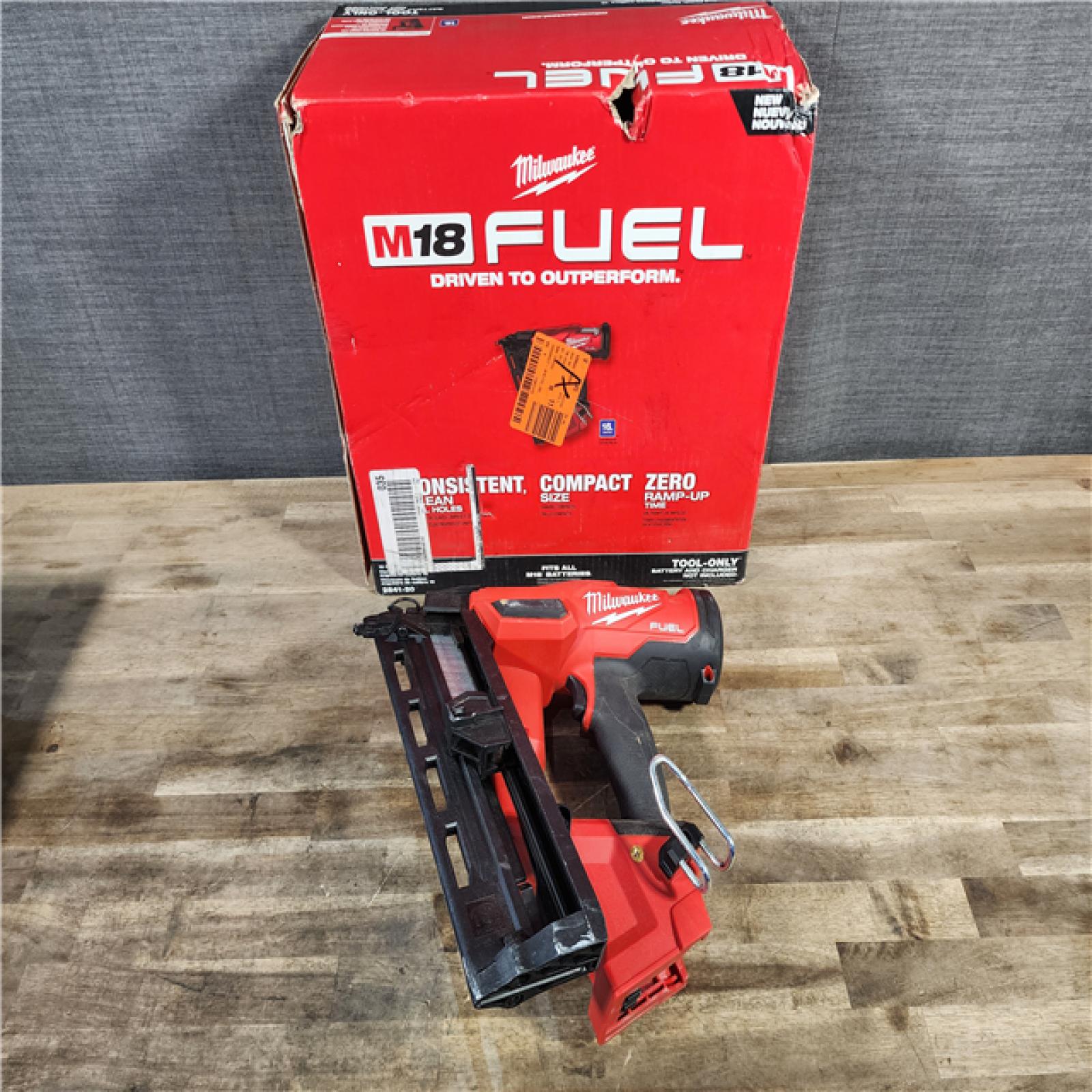 HOUSTON LOCATION - AS-IS Milwaukee 2841-20 18V Cordless Gen II 16 Gauge Angled Finish Nailer (Tool Only)