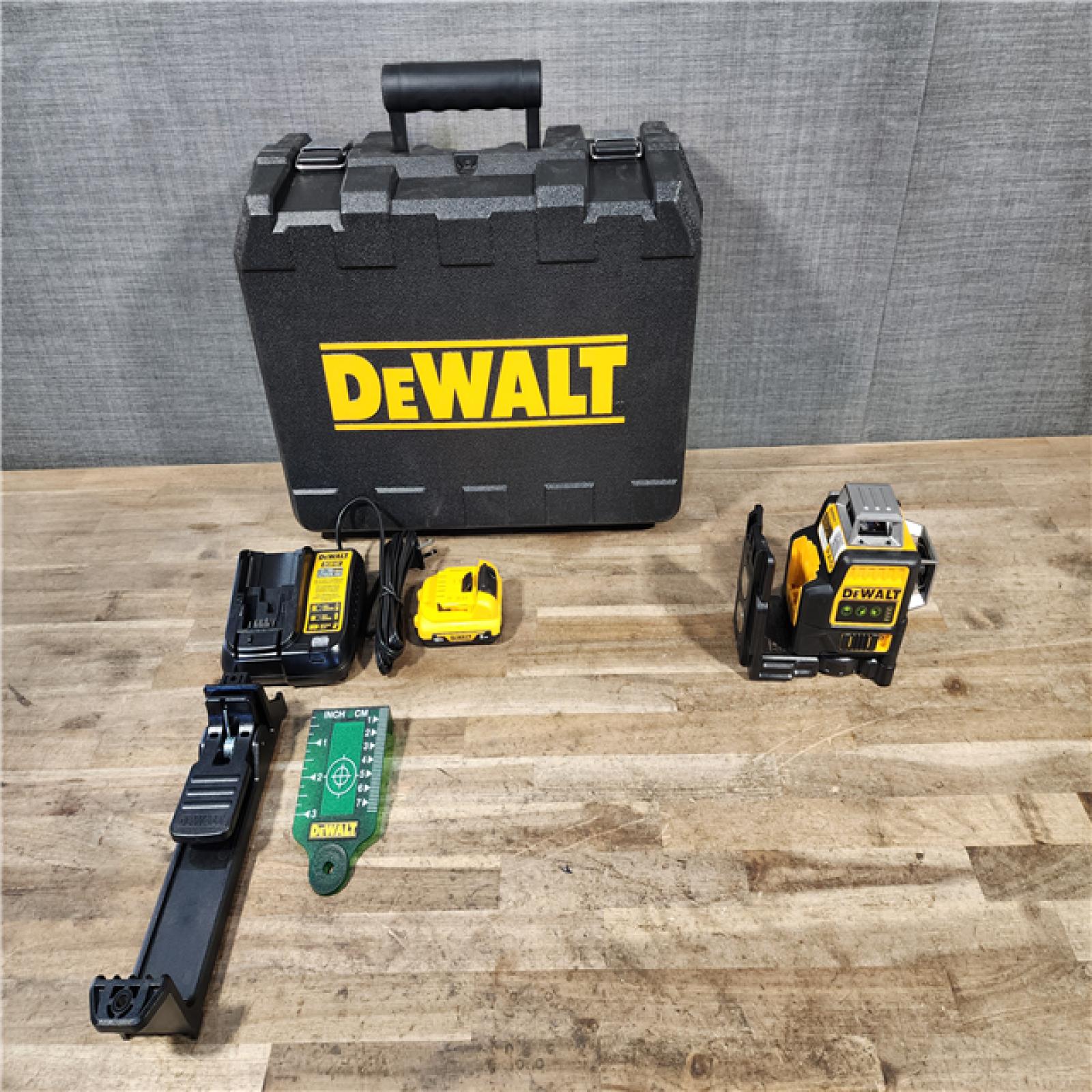 HOUSTON LOCATION - AS-IS DEWALT 12V MAX Lithium-Ion 100 ft. Green Self-Leveling 3-Beam 360 Degree Laser Level with 2.0Ah Battery  Charger and Case