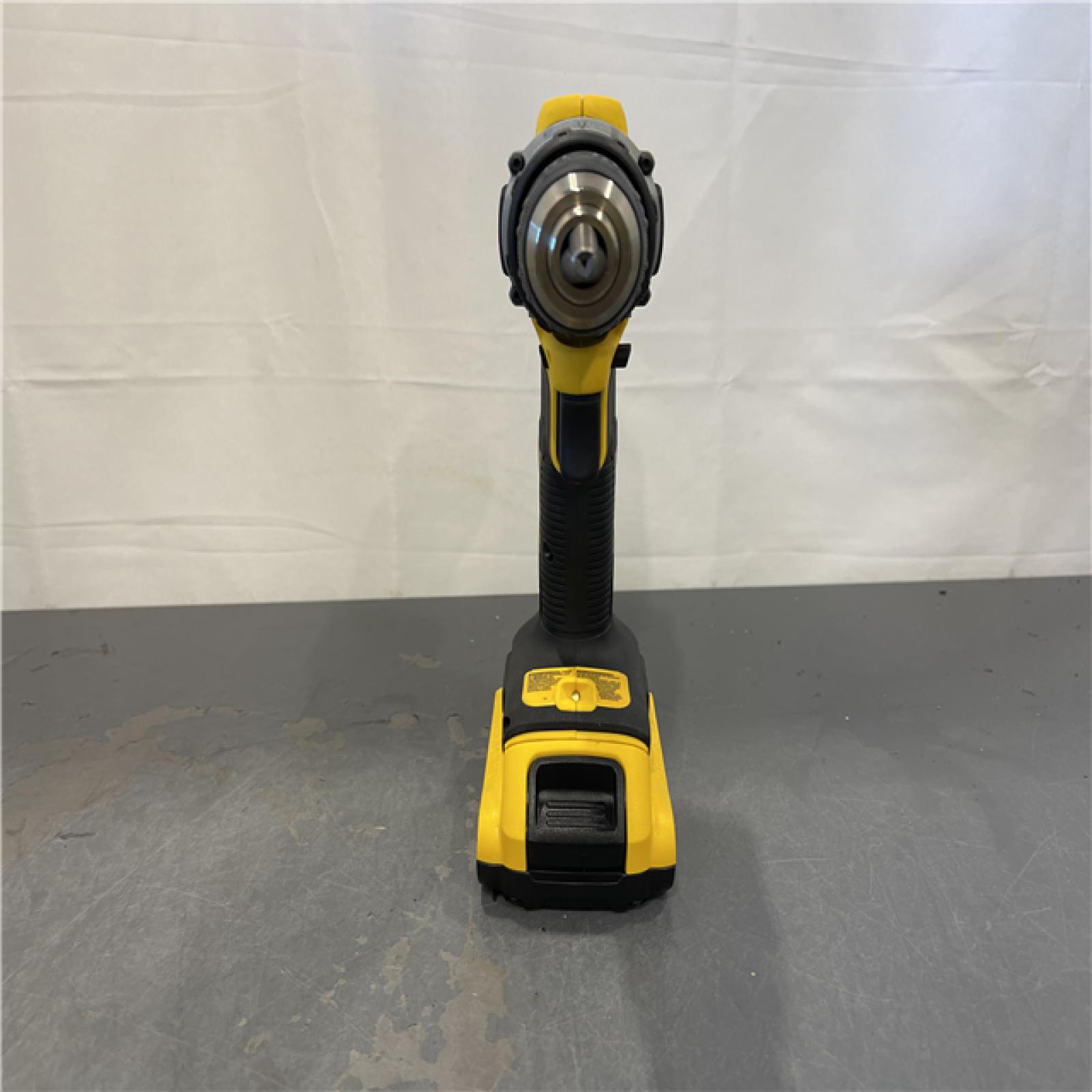 AS-IS- DEWALT ATOMIC COMPACT SERIES 20V MAX* Brushless Cordless 1/2 Drill/Driver Kit