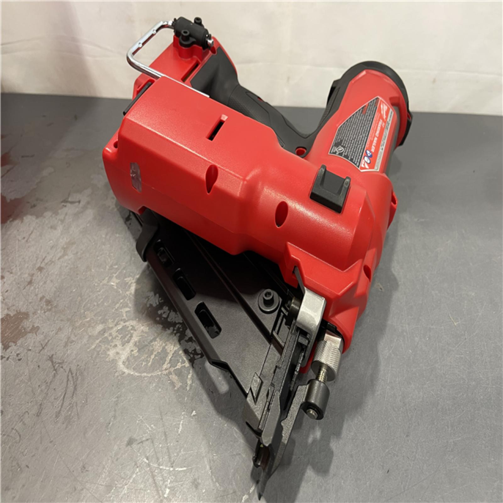 AS-IS - Milwaukee M18 FUEL 3-1/2 in. 18-Volt 30-Degree Lithium-Ion Brushless Cordless Framing Nailer