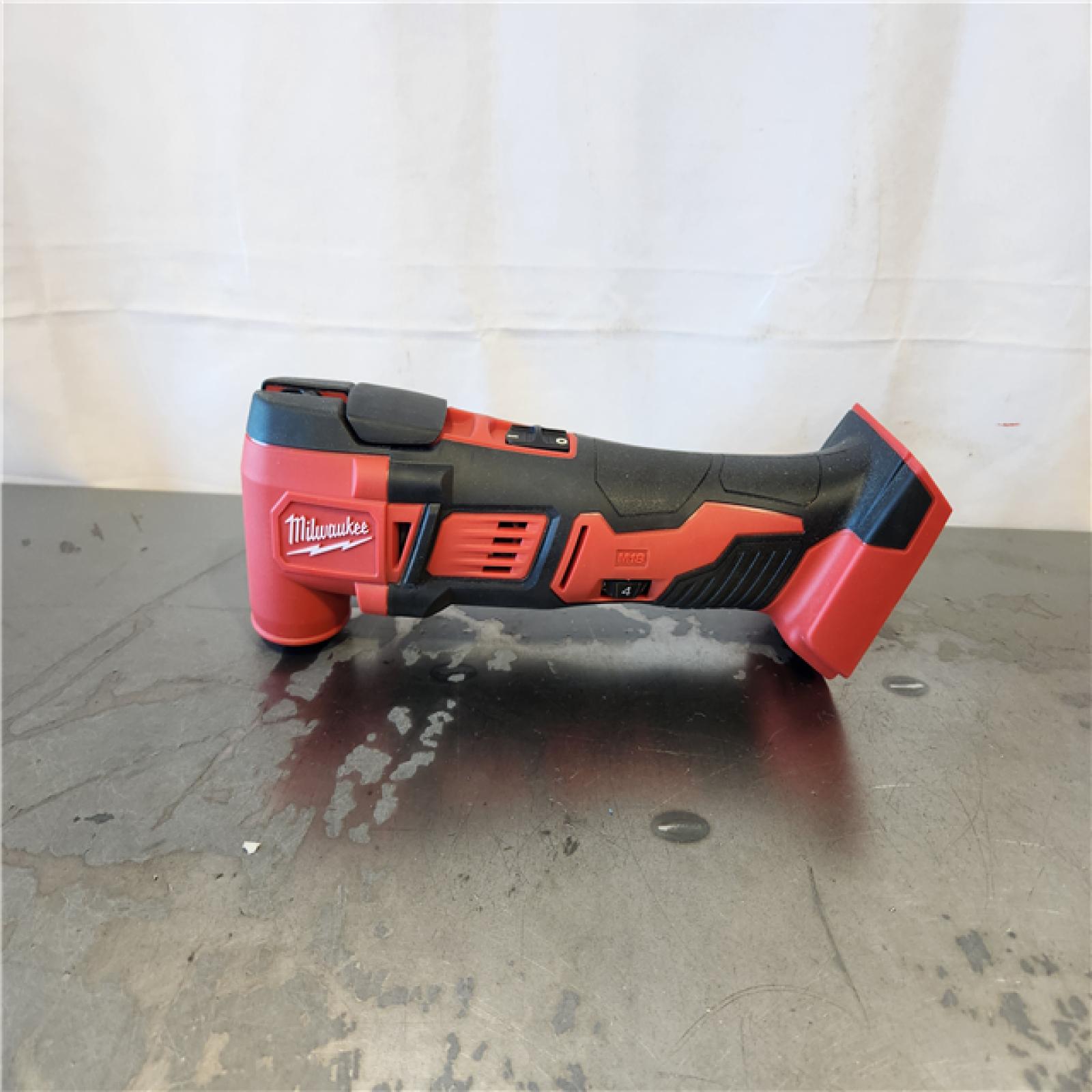 AS-IS- M18 18V Lithium-Ion Cordless Oscillating Multi-Tool (Tool-Only)