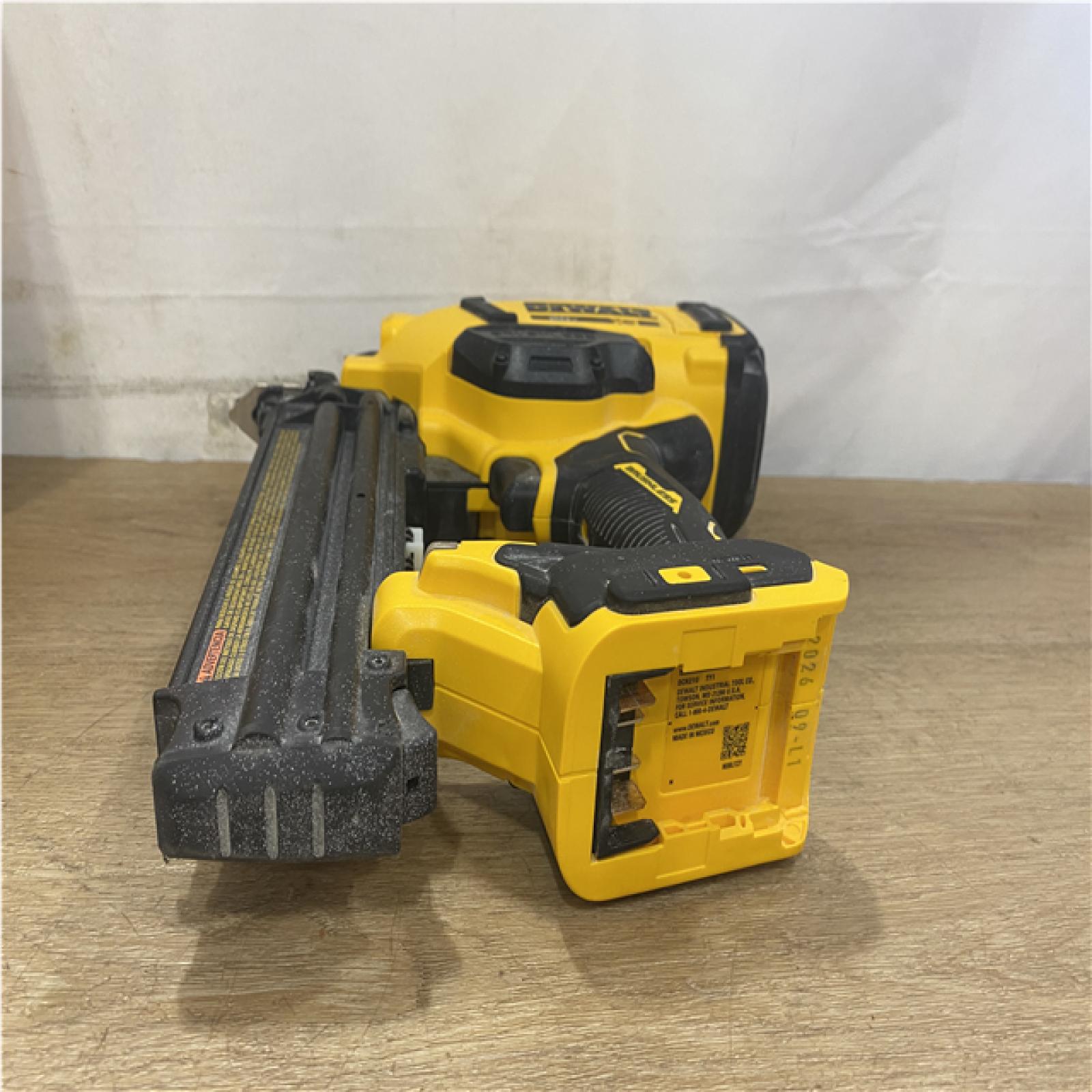 AS-IS DEWALT 20V MAX XR 18 Gauge Cordless Brad Nailer (Tool Only)