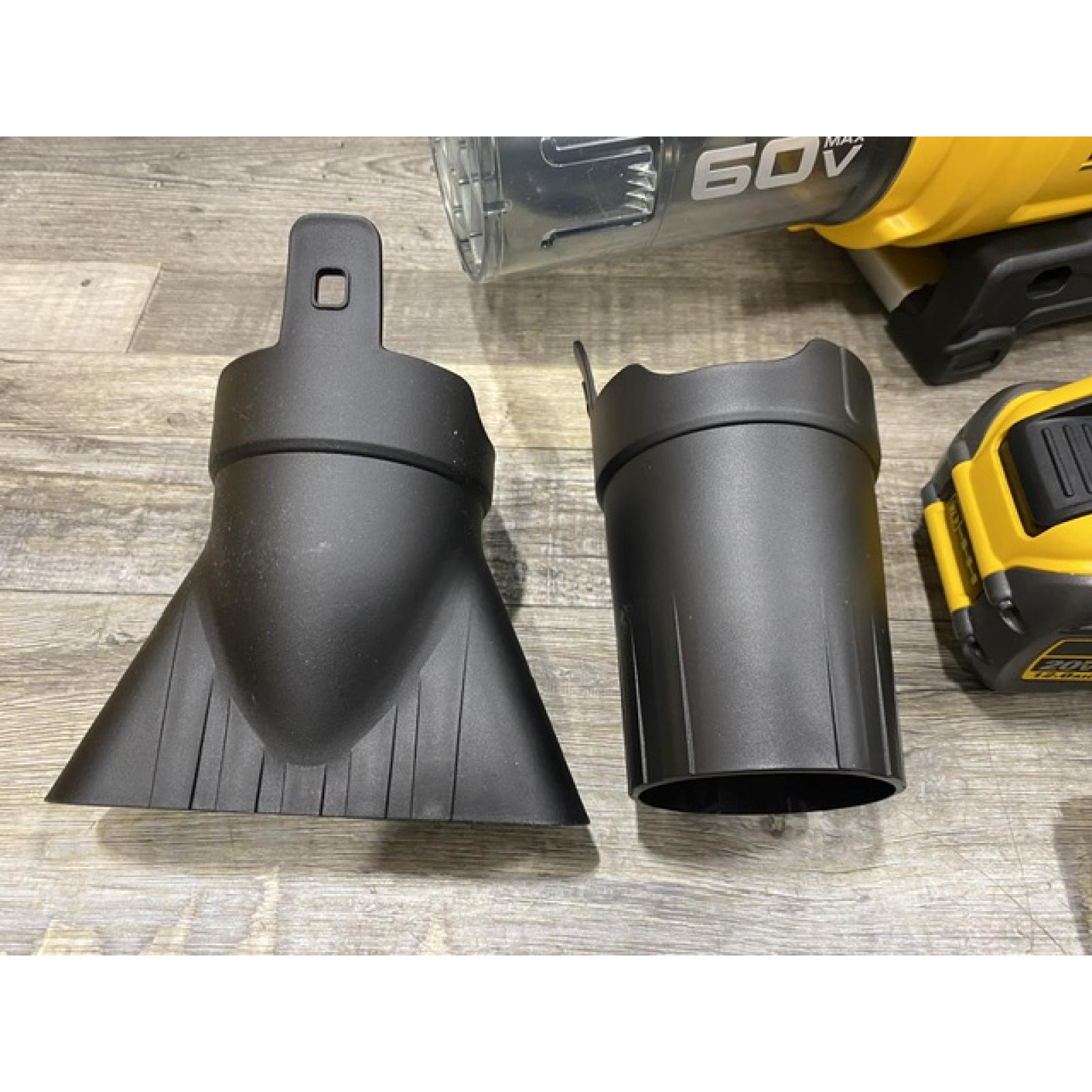 AS-IS DEWALT FLEXVOLT 60V MAX 160 MPH 760 CFM Brushless Cordless Axial Blower Kit