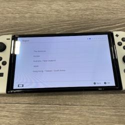 AS-IS Nintendo Switch OLED - Game console