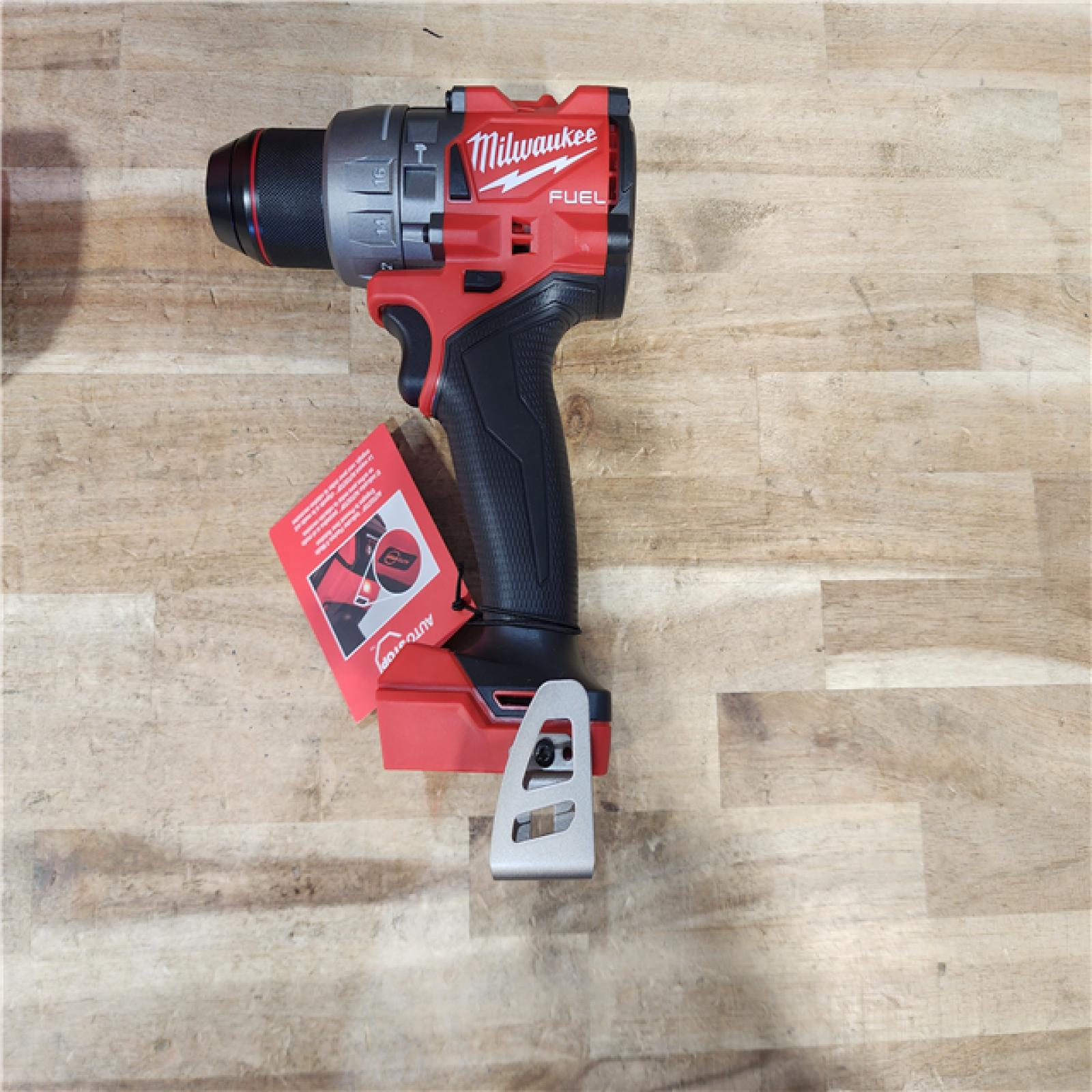 HOUSTON LOCATION - AS-IS (APPEARS LIKE NEW) Milwaukee FUEL 18V Lithium-Ion Brushless Cordless 1/2 in. Hammer Drill Driver Kit