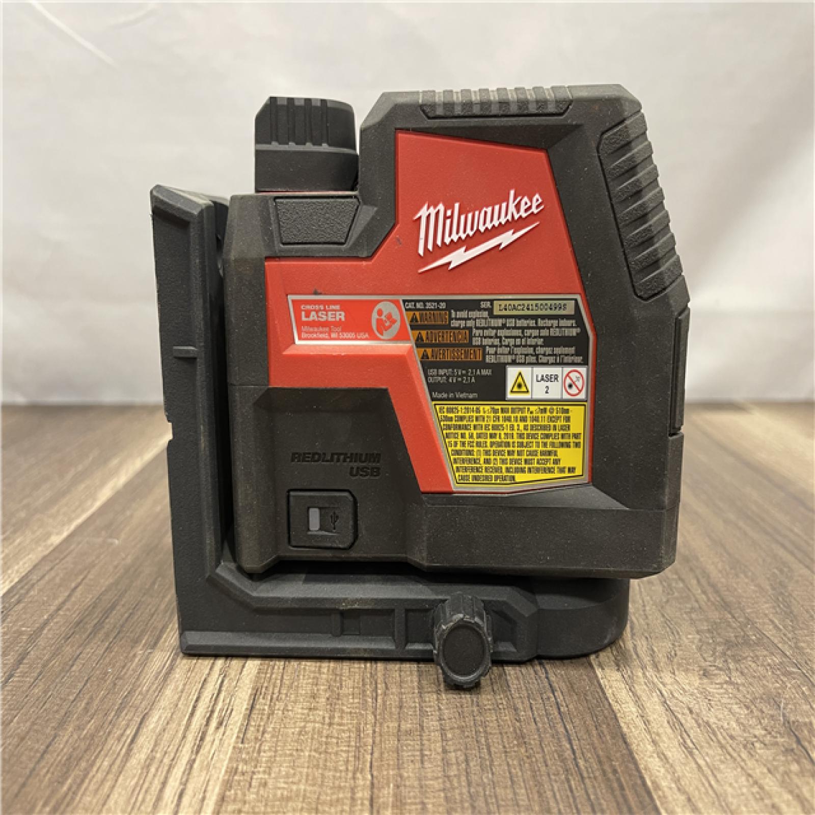 AS-IS Milwaukee 100 ft. REDLITHIUM Lithium-Ion USB Green Rechargeable Cross Line Laser Level with Charger and Alignment Target