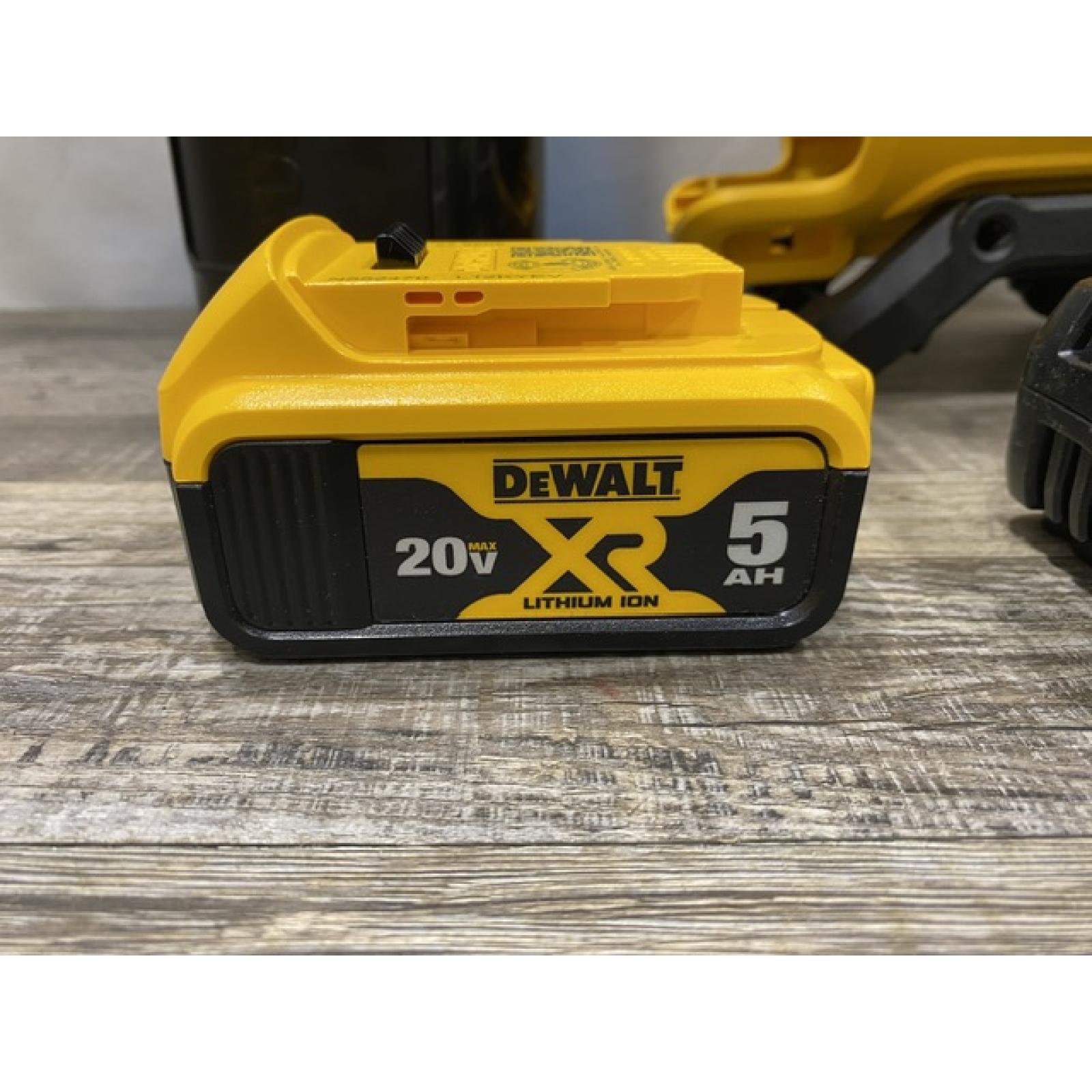 AS-IS DEWALT 20V MAX* XR Brushless Cordless Handheld Blower Kit
