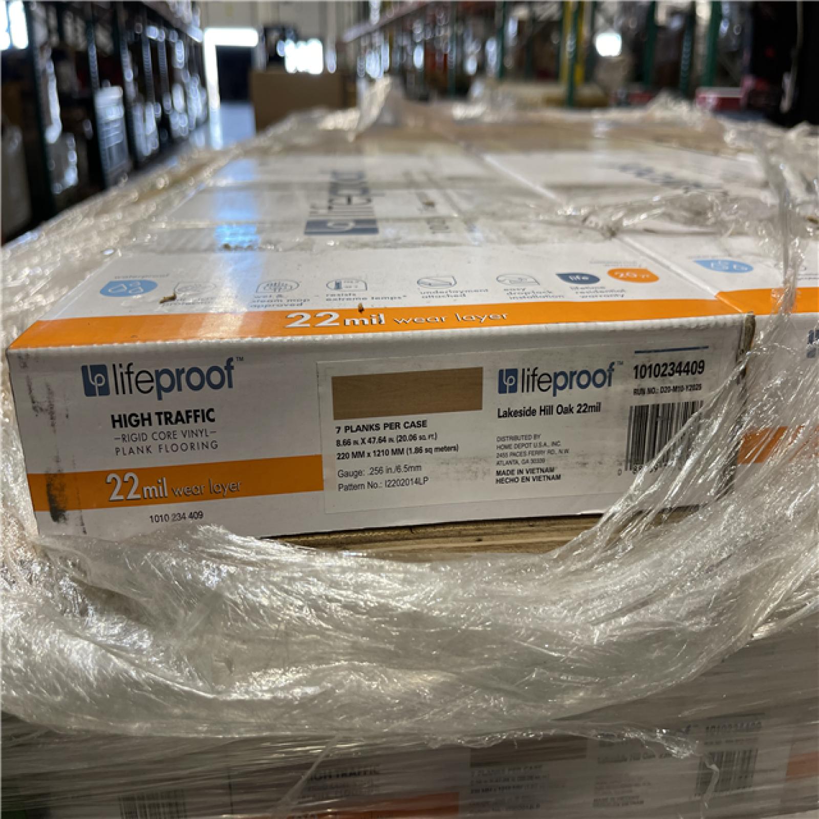 DALLAS LOCATION -Lifeproof Lakeside Hill Oak 22 MIL x 8.7 in. W x 48 in. L Click Lock Waterproof Luxury Vinyl Plank Flooring PALLET-(63 CASES)