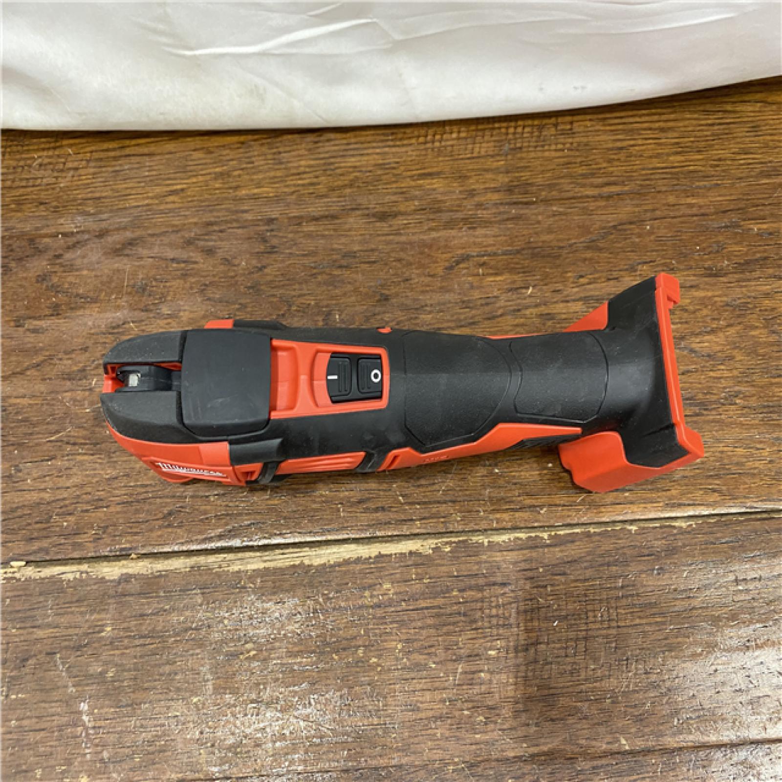 AS-IS Milwaukee 2626-20 M18 Lithium-Ion Cordless Multi-Tool (Tool Only)
