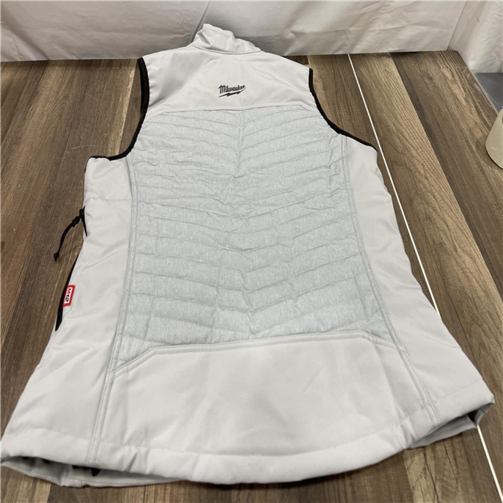 AS-IS Milwaukee Women's Medium 12-Volt Lithium-Ion Cordless Axis Gray Heated Vest Kit with (1) 2.0 Ah Battery and Charger