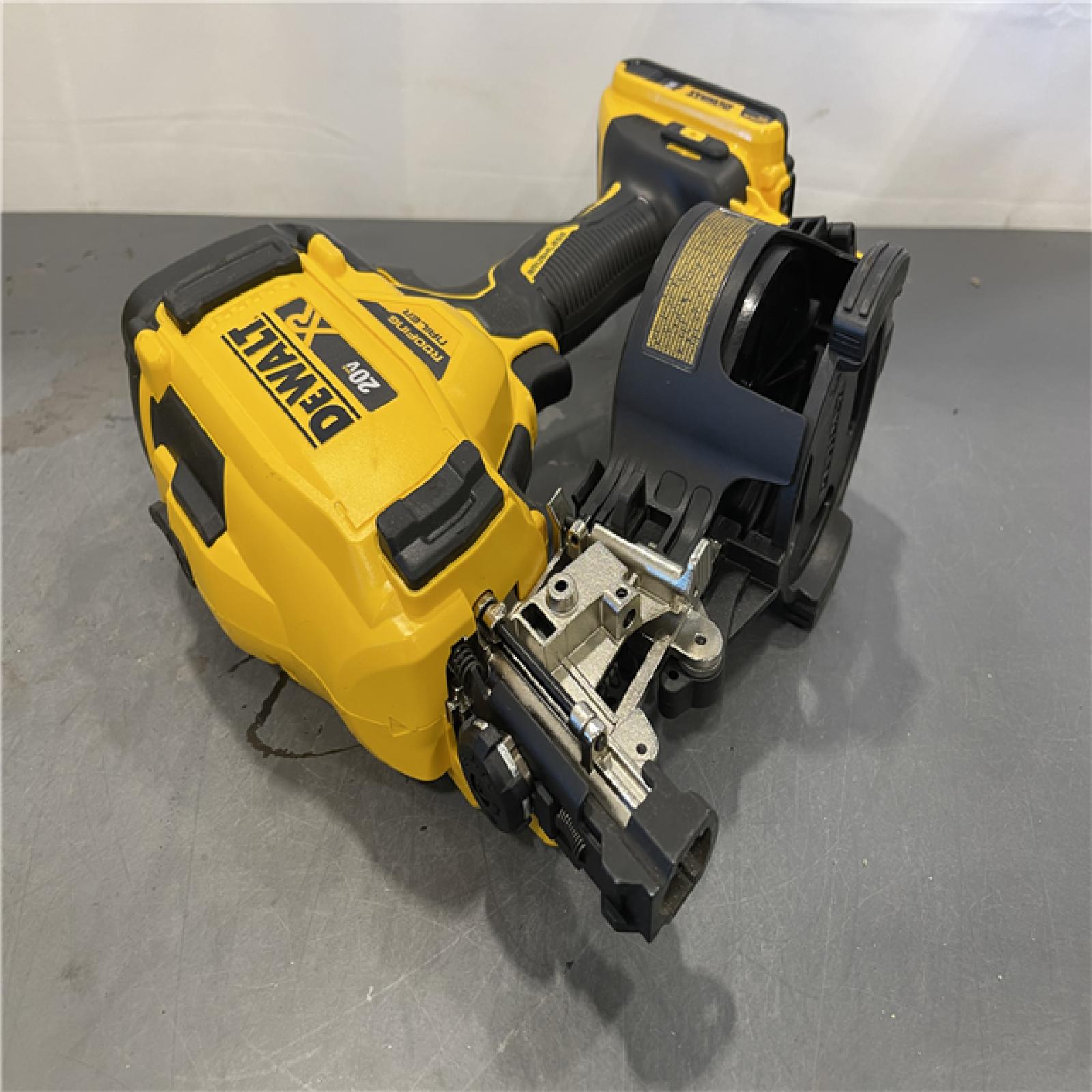 AS-IS - DEWALT 20V MAX Lithium-Ion 15-Degree Electric Cordless Roofing Nailer Kit