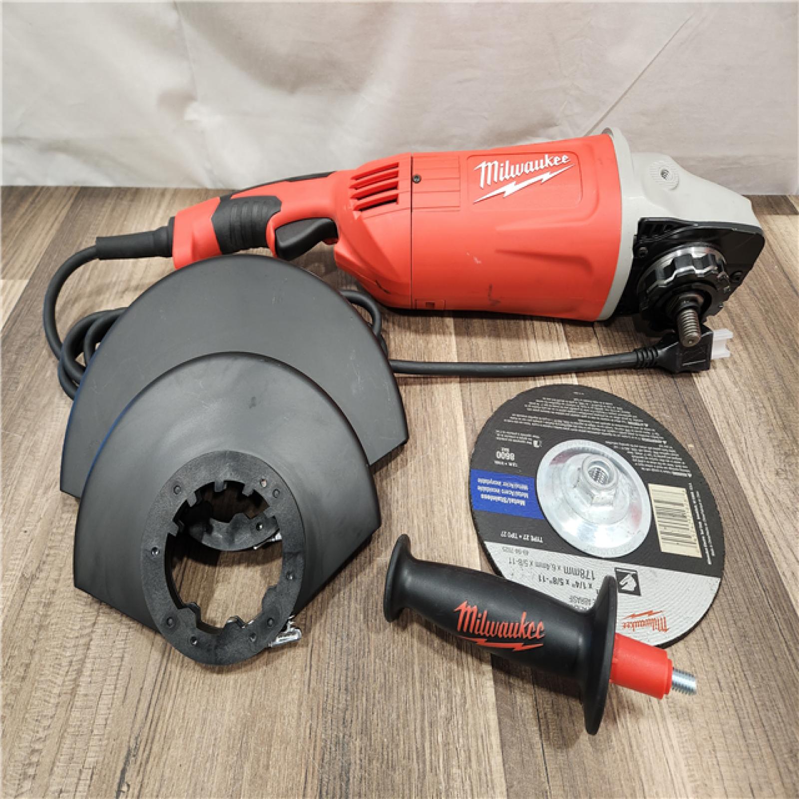 AS-IS- Milwaukee -9  120V 15A Corded Angle Grinder with Lock-on
